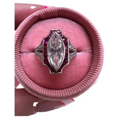 Anello vintage con diamanti e rubini marquise