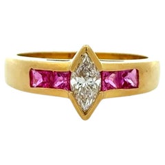 Vintage-Solitärring aus Gold mit Marquise-Diamant und Rubin – Edler Schmuck aus einem Nachlass