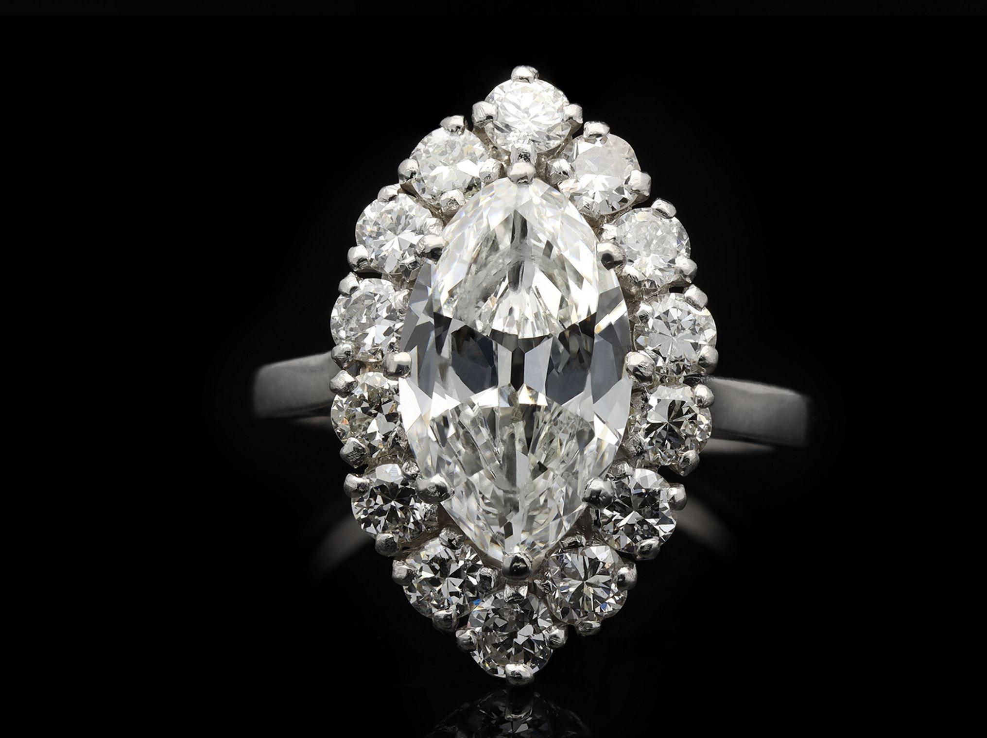 Vintage marquise diamond cluster ring, French, circa 1950. For Sale 1