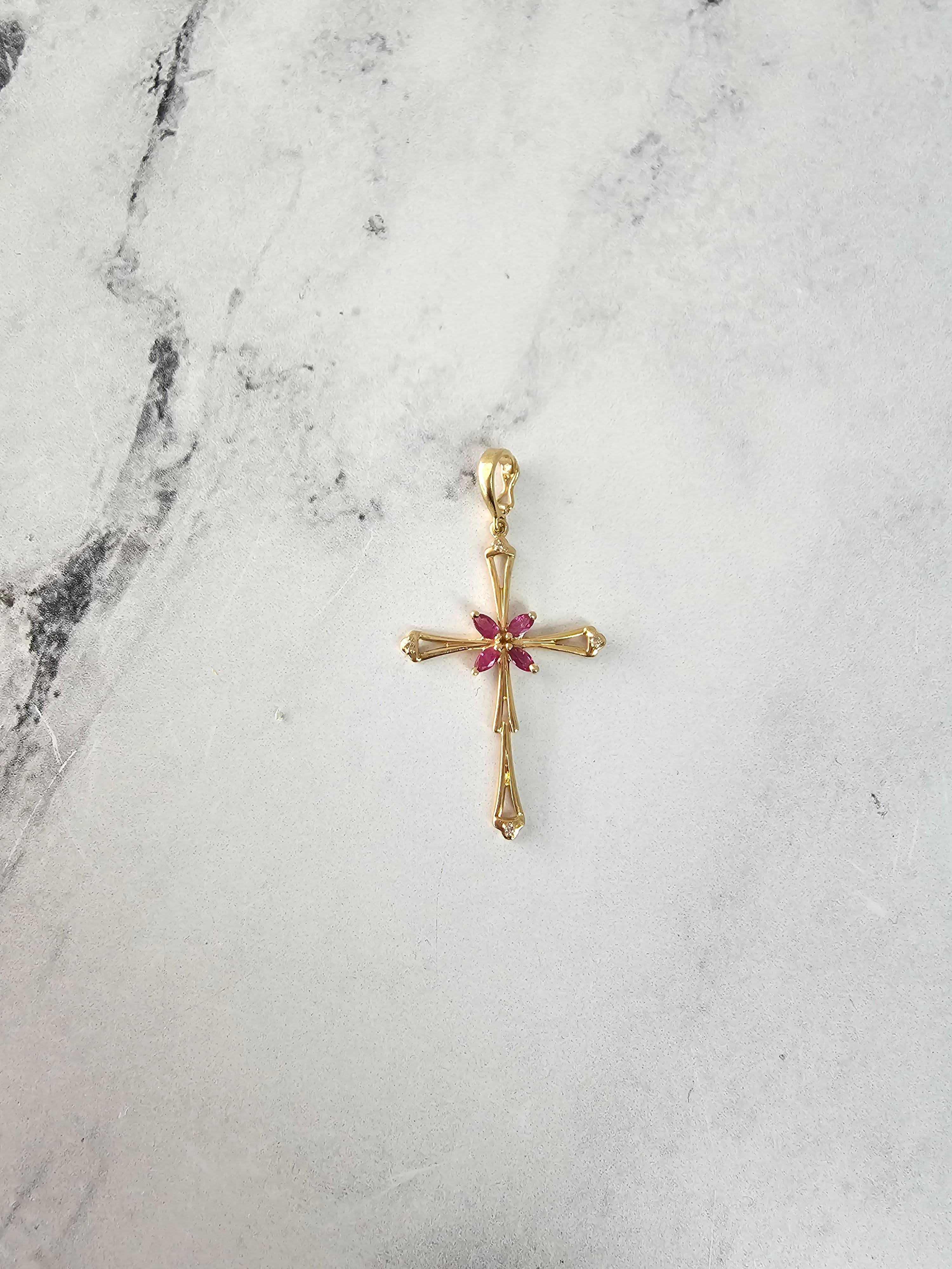 Croix marquise vintage avec accents de diamants en or jaune 14 carats Neuf - En vente à Sugar Land, TX