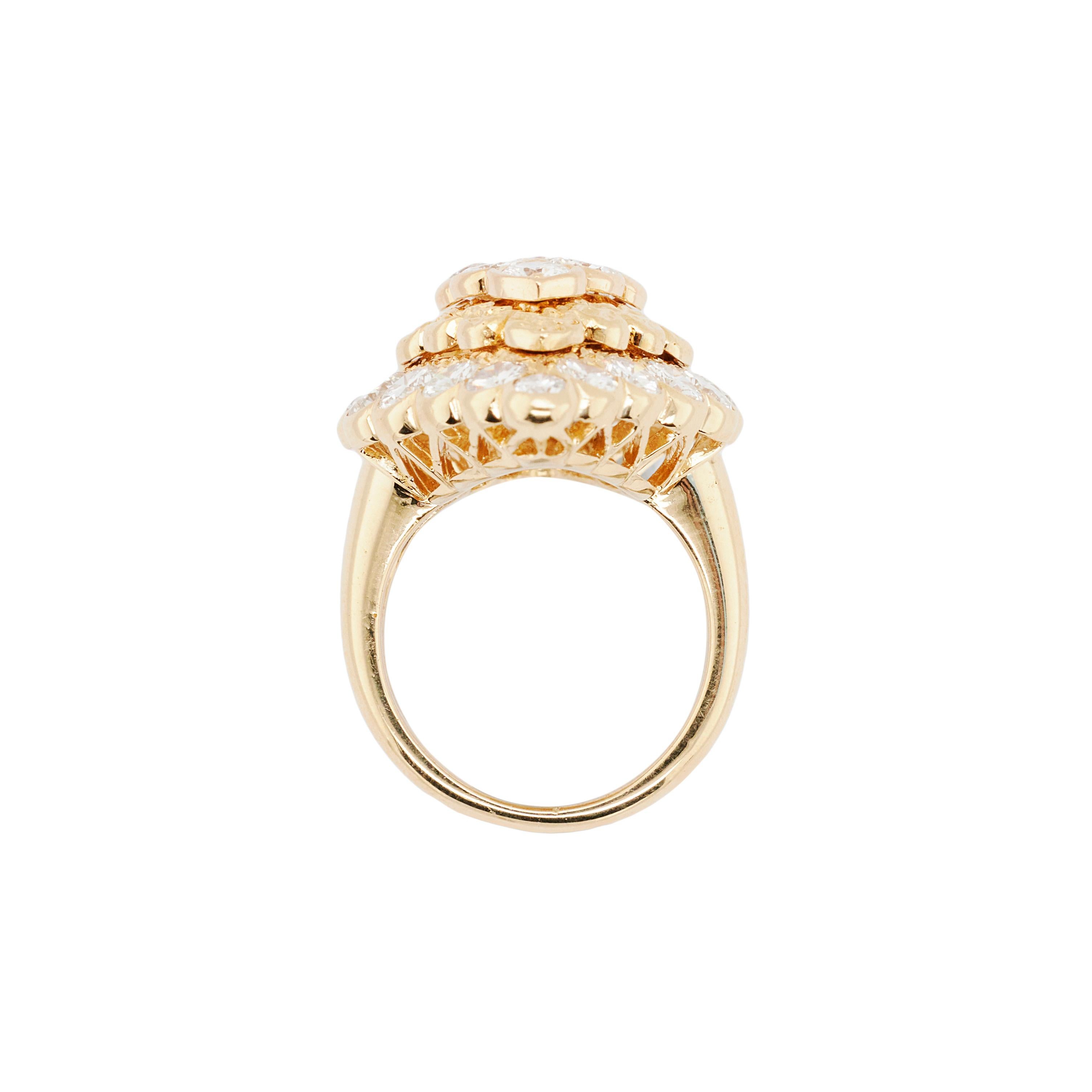 Cocktail-Ring aus 18 Karat Gelbgold mit Diamant im Marquiseschliff (Rundschliff) im Angebot