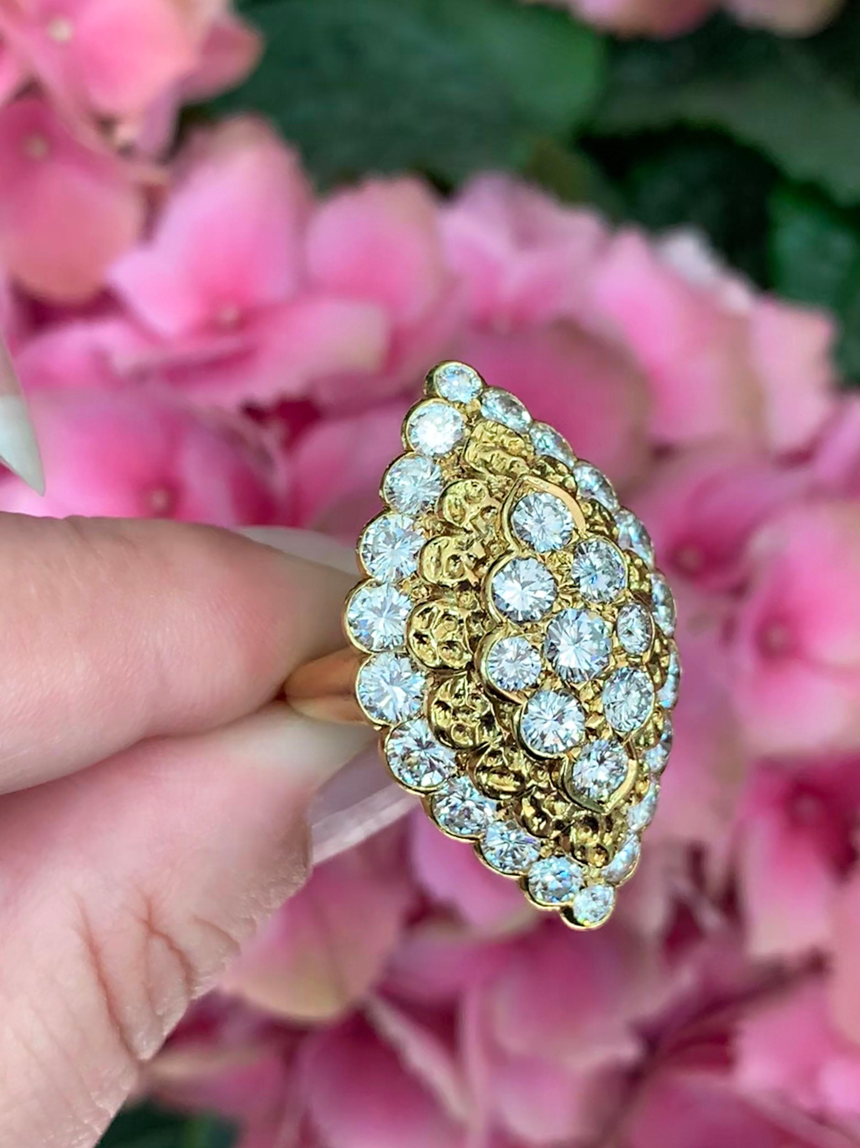 Vintage Marquise Shaped Diamond and 18 Carat Yellow Gold Cocktail Ring For Sale 3