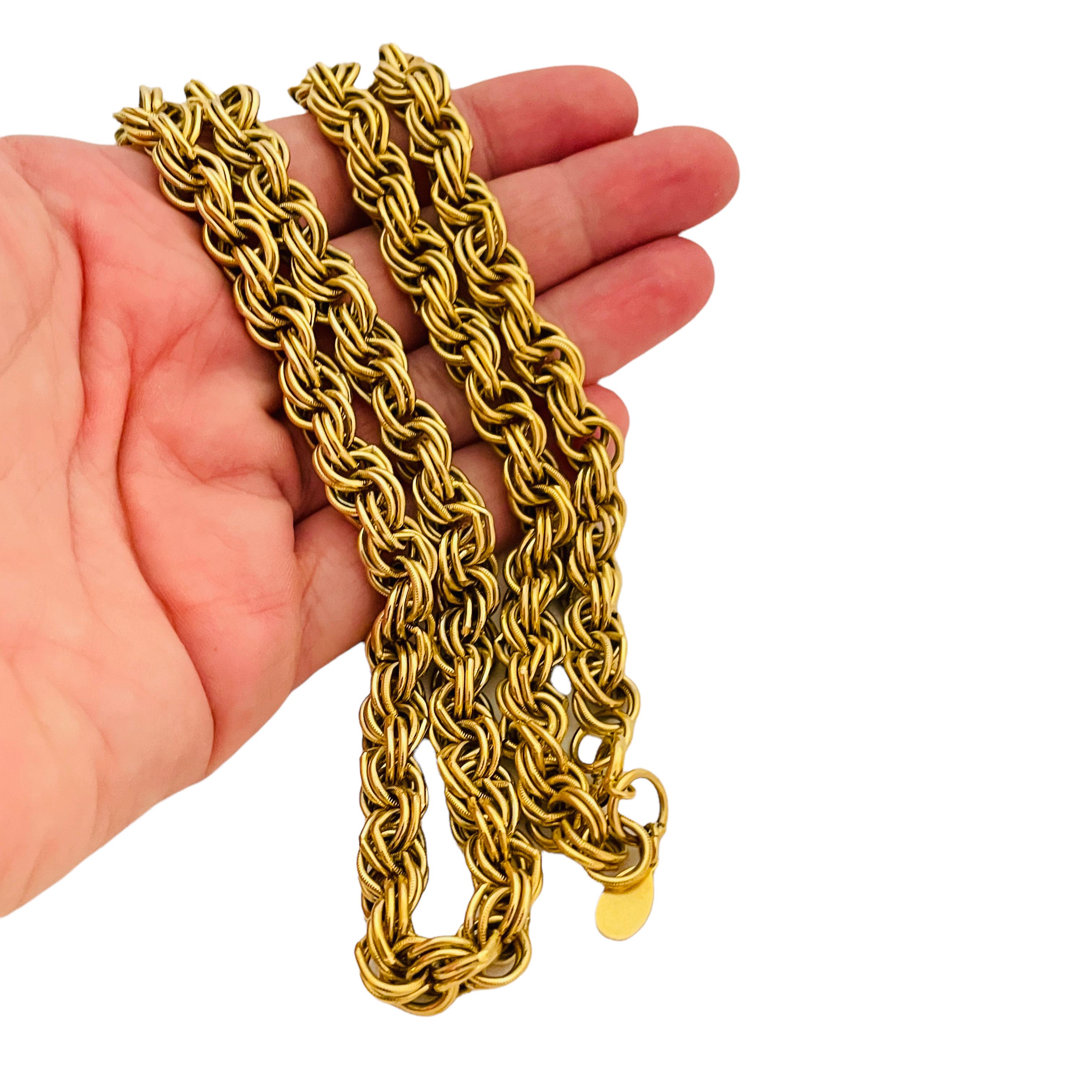 DETAILS

• signed MARSHALL FIELDS

• gold tone 

• vintage designer necklace
  

MEASUREMENTS  

• 

CONDITION

•  very good vintage condition with minimal signs of wear 

 Sku 32

❤️❤️   VINTAGE DESIGNER JEWELRY   ❤️❤️

❤️❤️  ALEXANDER’S BOUTIQUE 