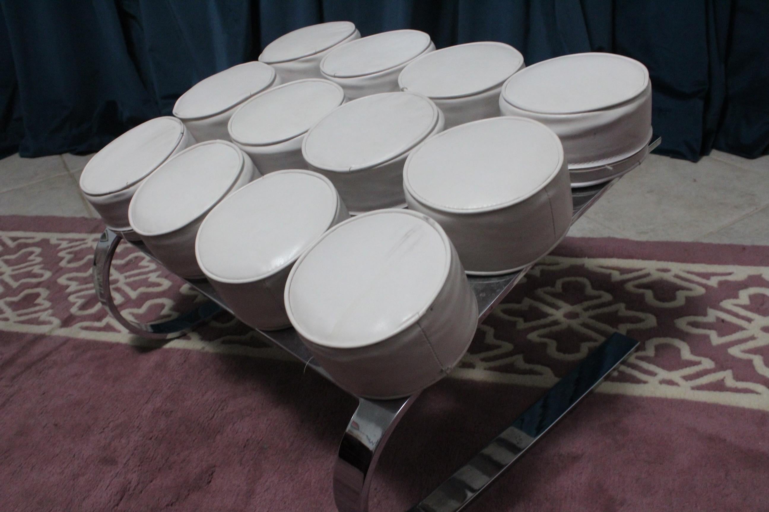 Loungesessel aus Marshmellow mit Ottomane  im Zustand „Gut“ im Angebot in Hollywood, FL