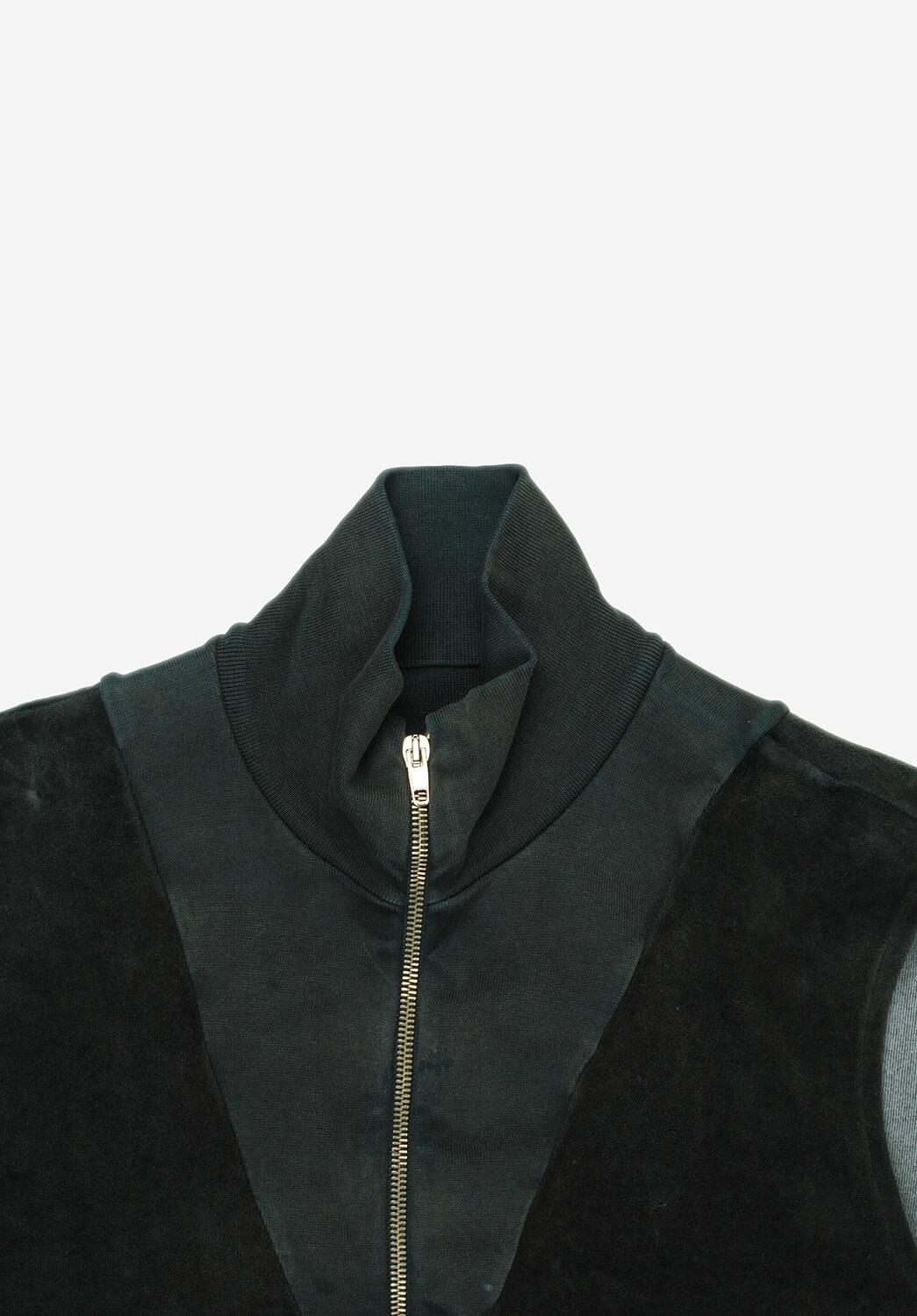 Item for sale is 100% genuine Martin Margiela Velour Top
Color: khaki
(An actual color may a bit vary due to individual computer screen interpretation)
Material: 92% cotton, 7% polyester, 1% elastan
Tag size: Medium
This vest is great quality item.