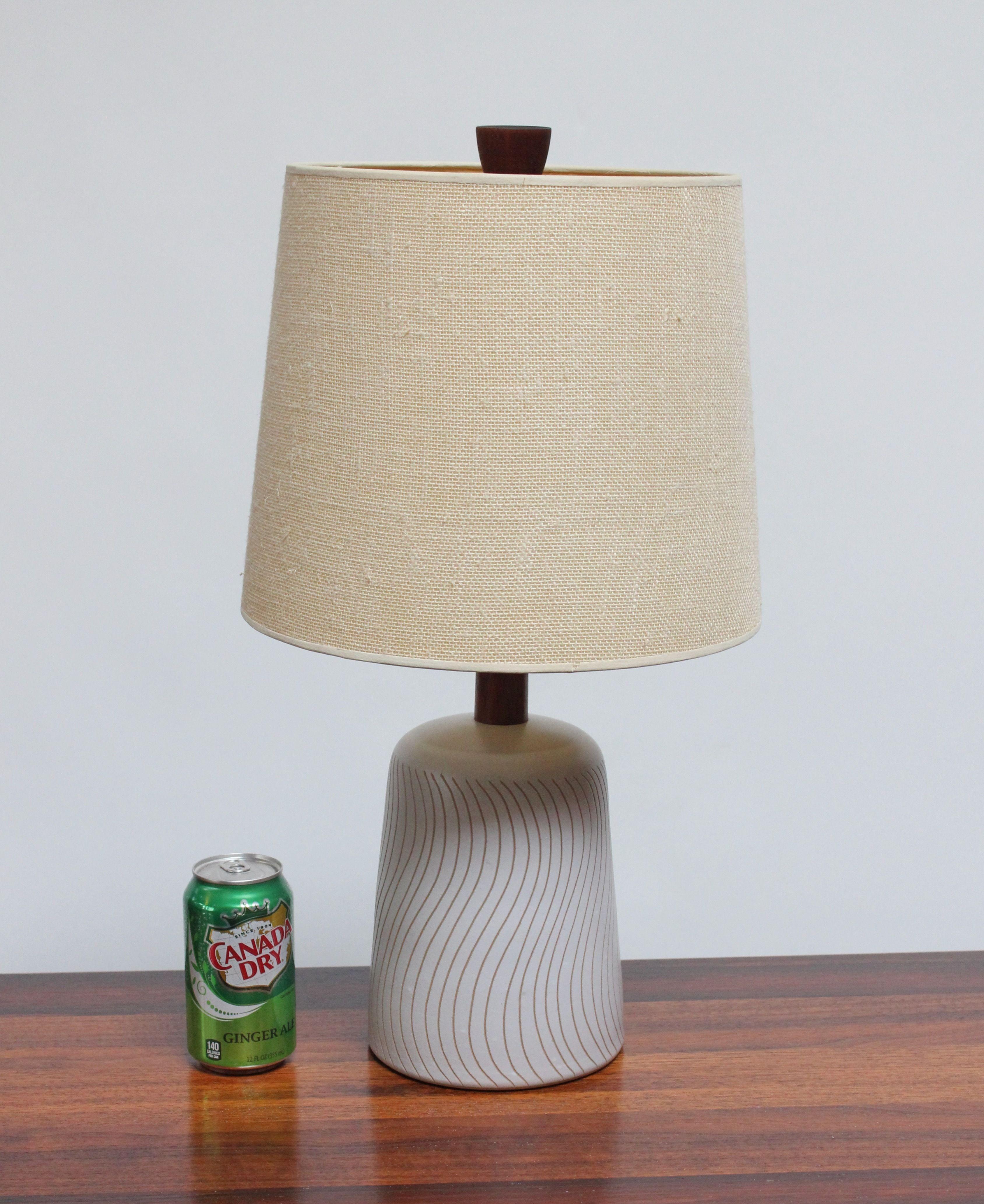 Brass Vintage Martz Ceramic and Walnut Table Lamp with Sgraffito Detail and Shade