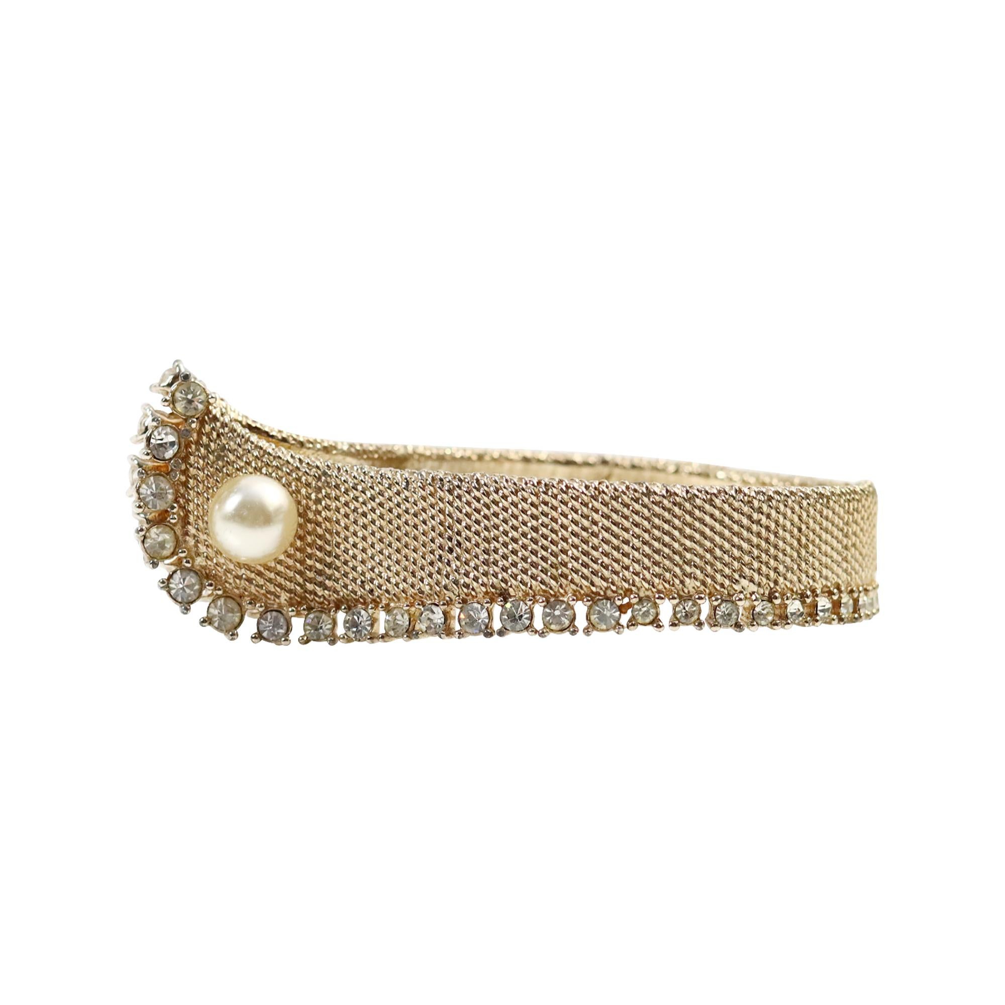 Moderno Polsino vintage Marvella in tonalità oro con diamanti e perle finte, CIRCA 1960 in vendita