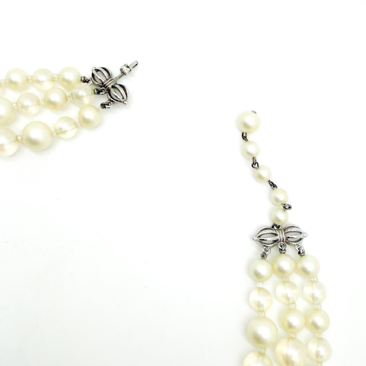 Vintage Marvella Collana a tre file di perle e cristalli 1960s in vendita 1