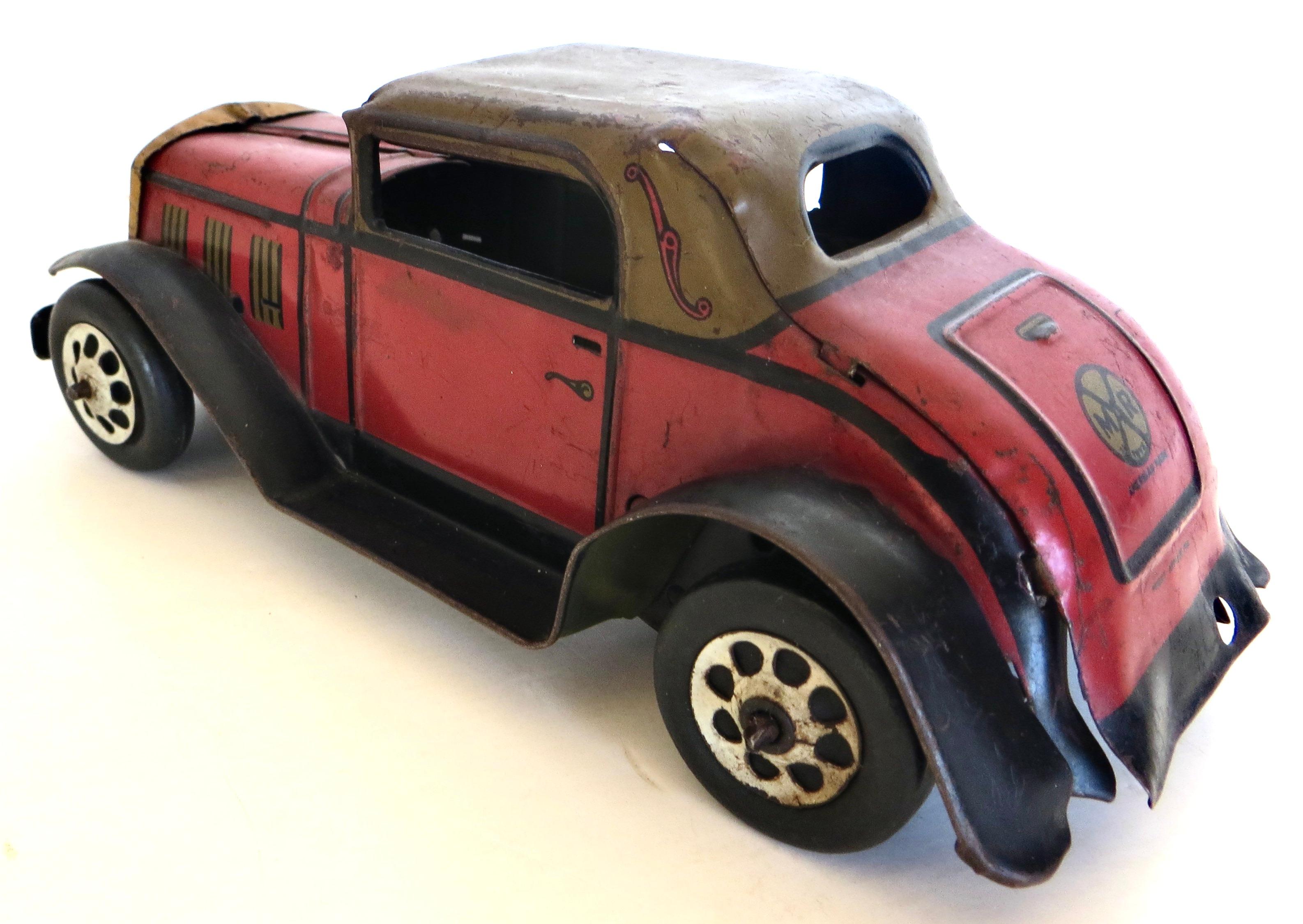 Vintage Marx Fire Chief Friction Action Toy Sedan American, Circa 1930 In Good Condition For Sale In Incline Village, NV