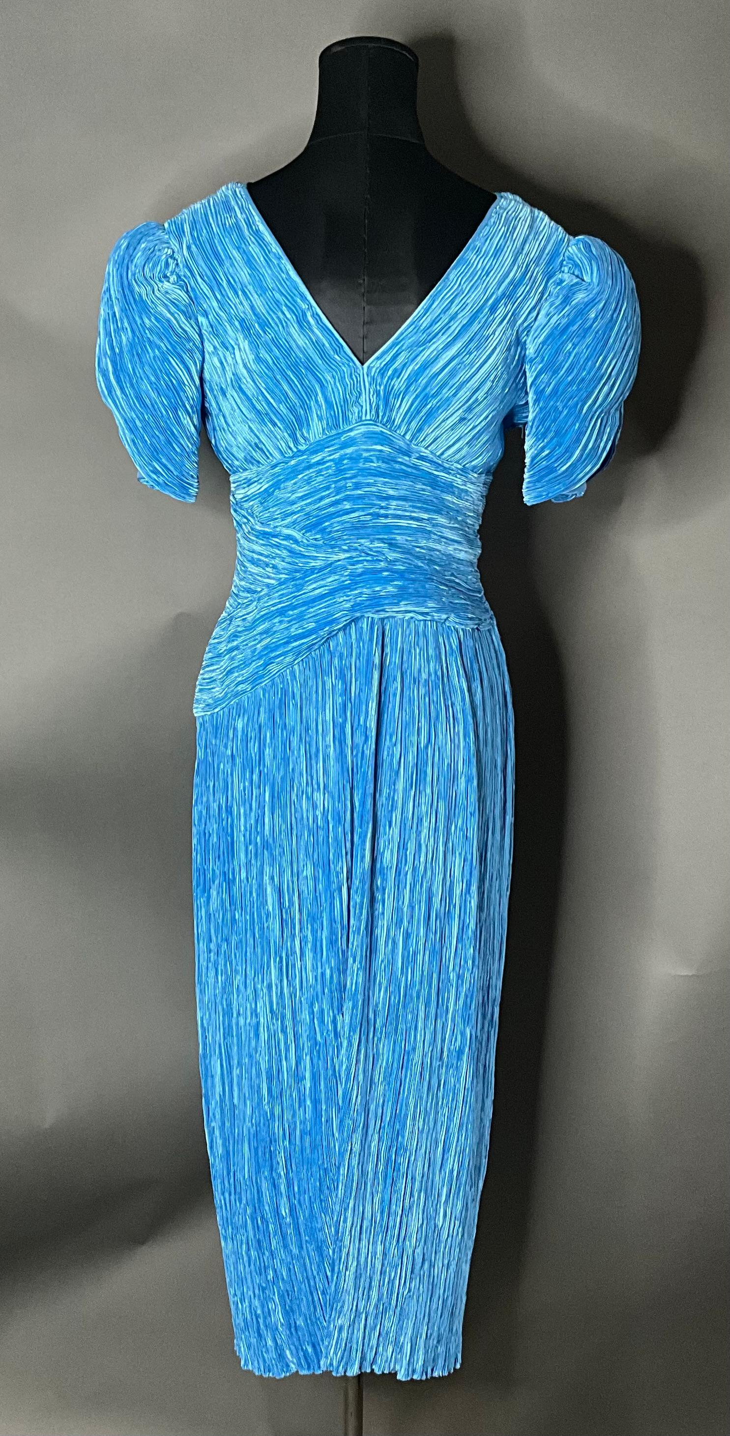 Vintage Mary McFadden Blue Pleated Dress In Good Condition For Sale In Lake Worth Beach, FL