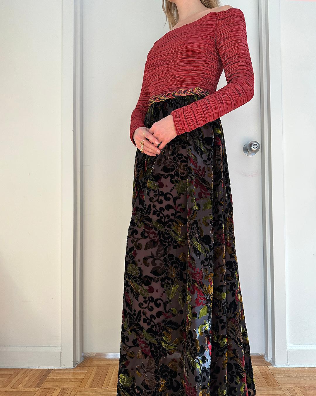 Vintage Mary McFadden Couture Off-the-Shoulder-Kleid Damen im Angebot
