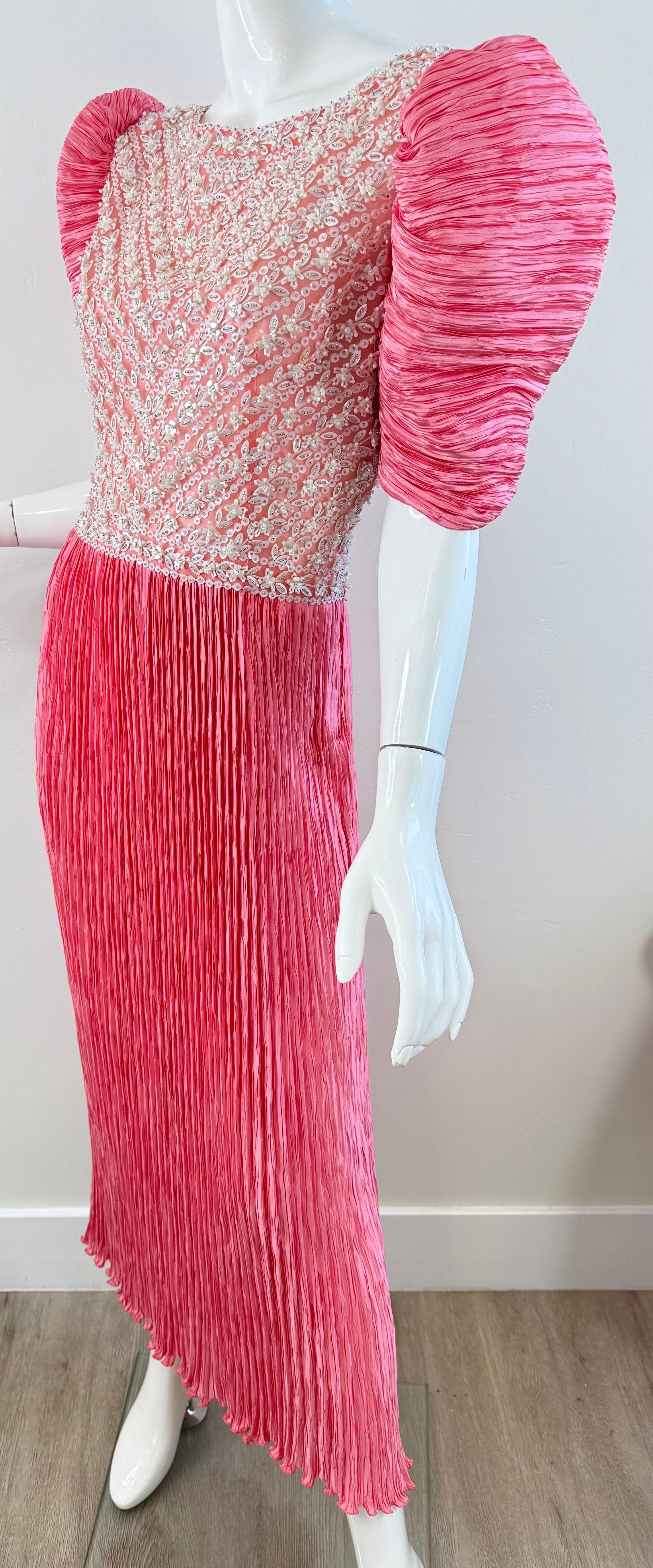 Vintage Mary McFadden Couture Sz 10 1980 Pink Pearl Beaded Pleated Evening Gown en vente 1