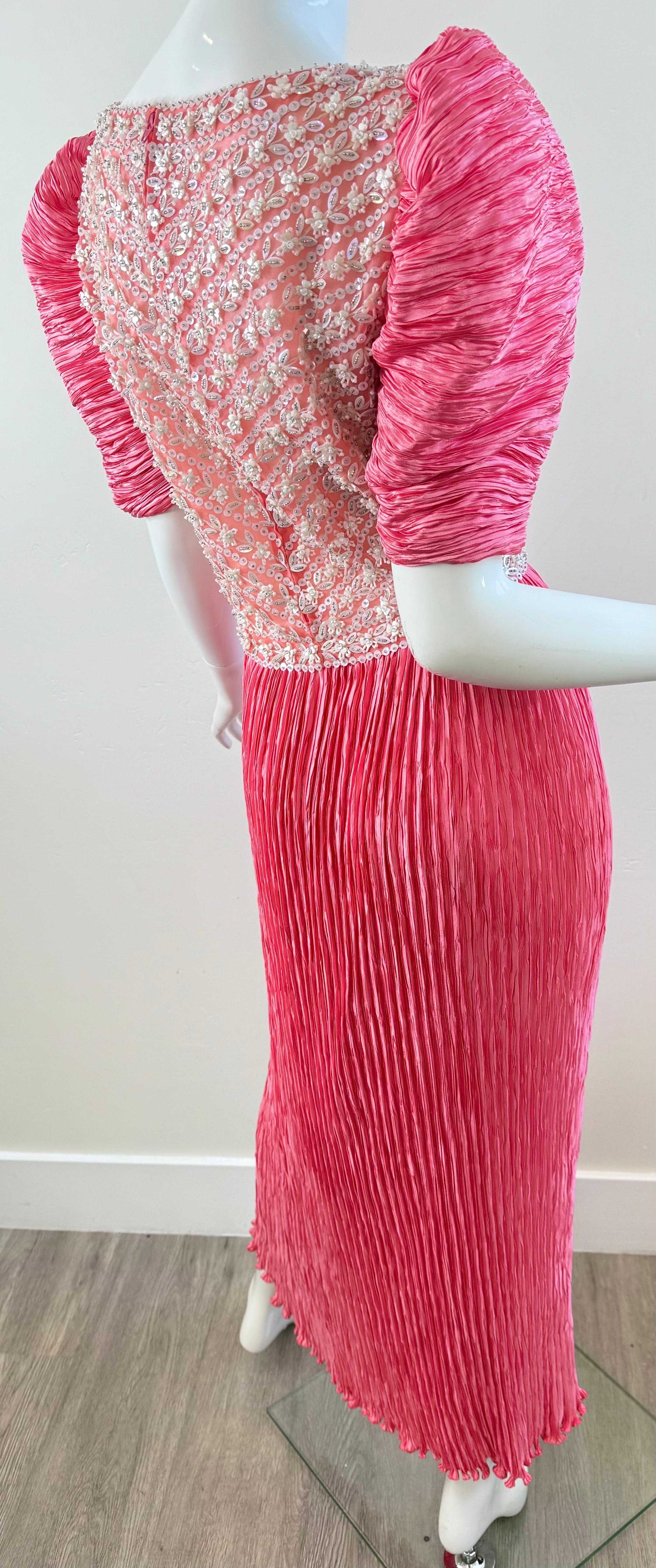 Vintage Mary McFadden Couture Sz 10 1980 Pink Pearl Beaded Pleated Evening Gown en vente 2