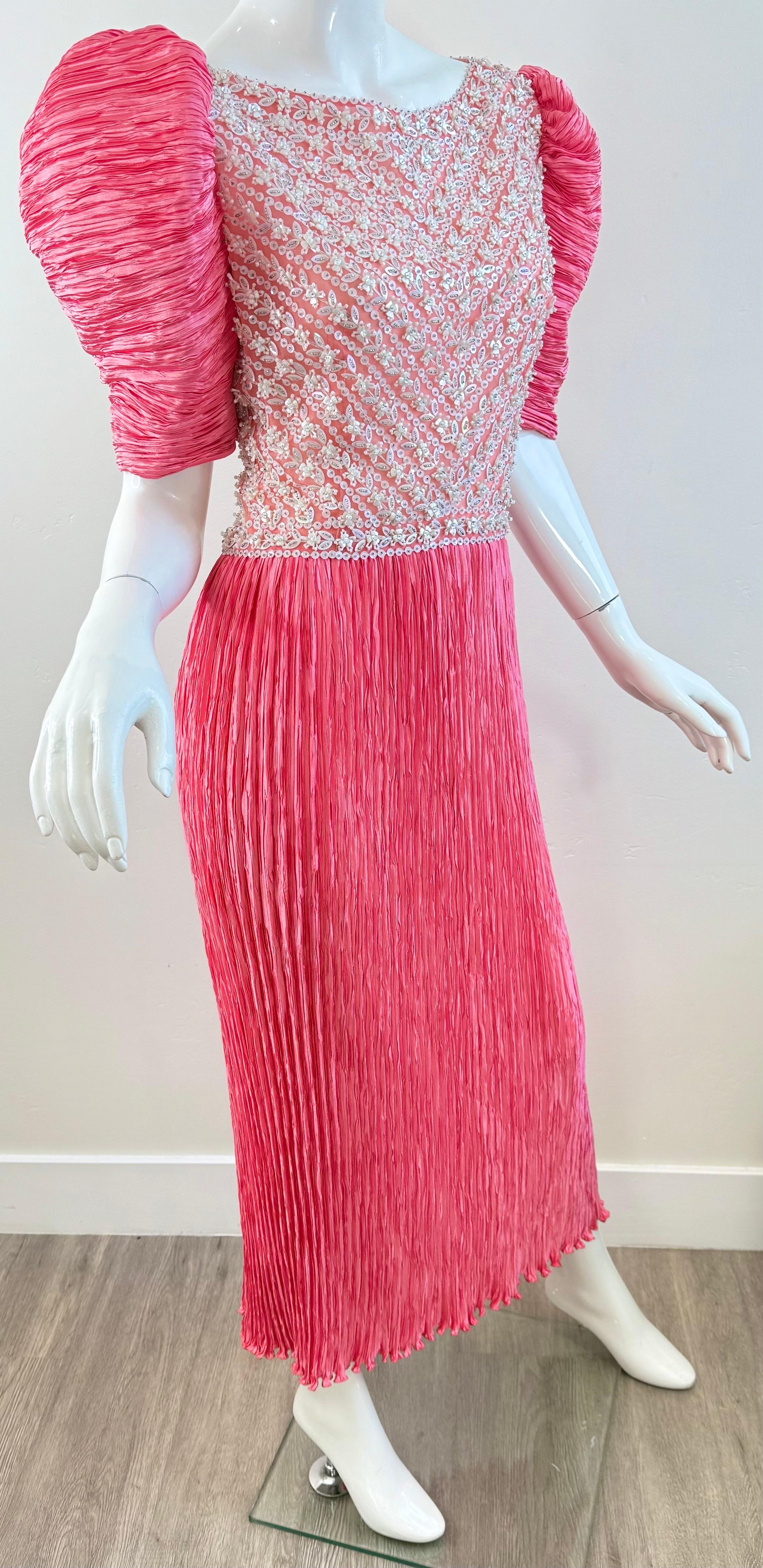 Vintage Mary McFadden Couture Sz 10 1980 Pink Pearl Beaded Pleated Evening Gown en vente 4