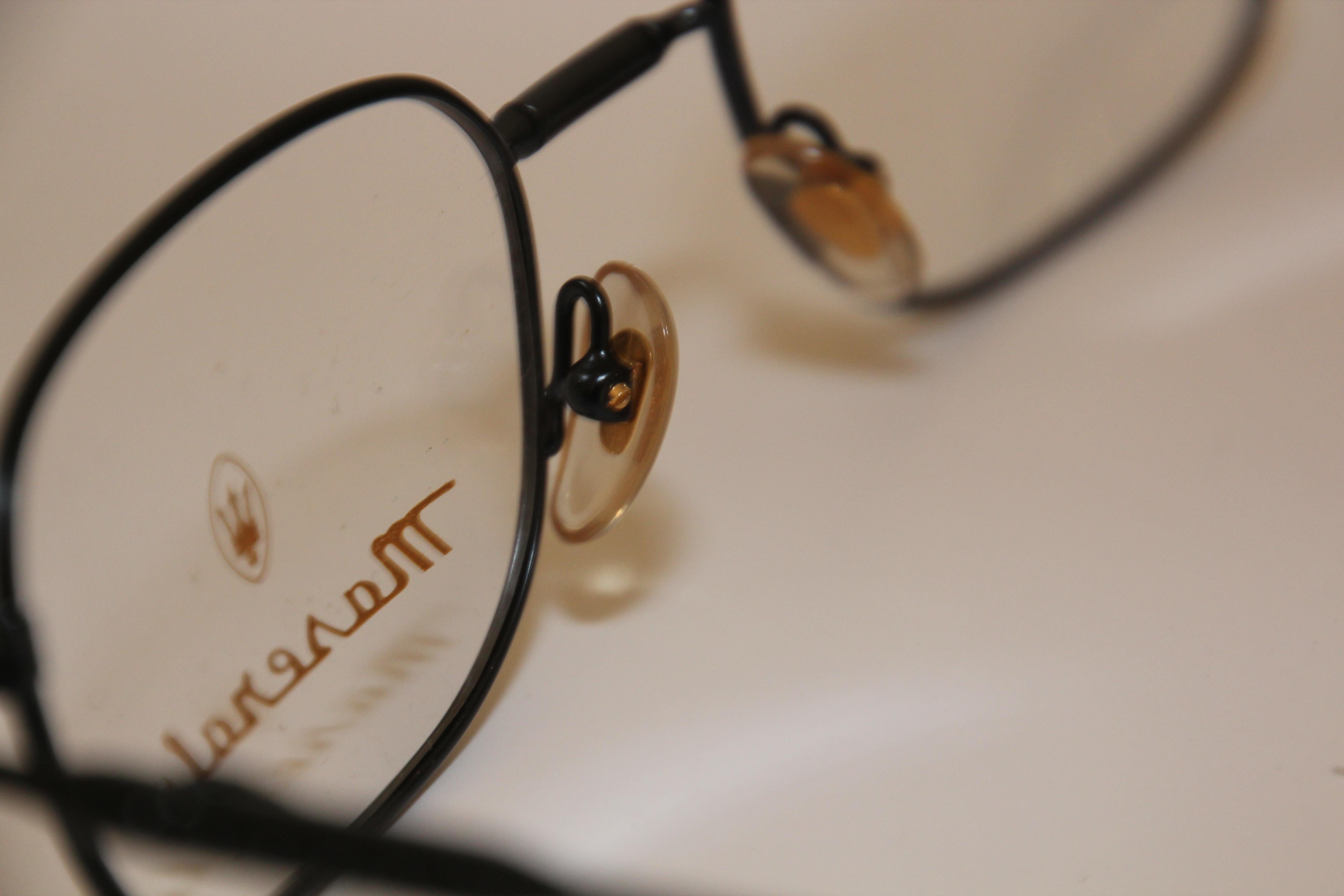 Maserati - Lunettes de soleil vintage noires en titane en vente 1