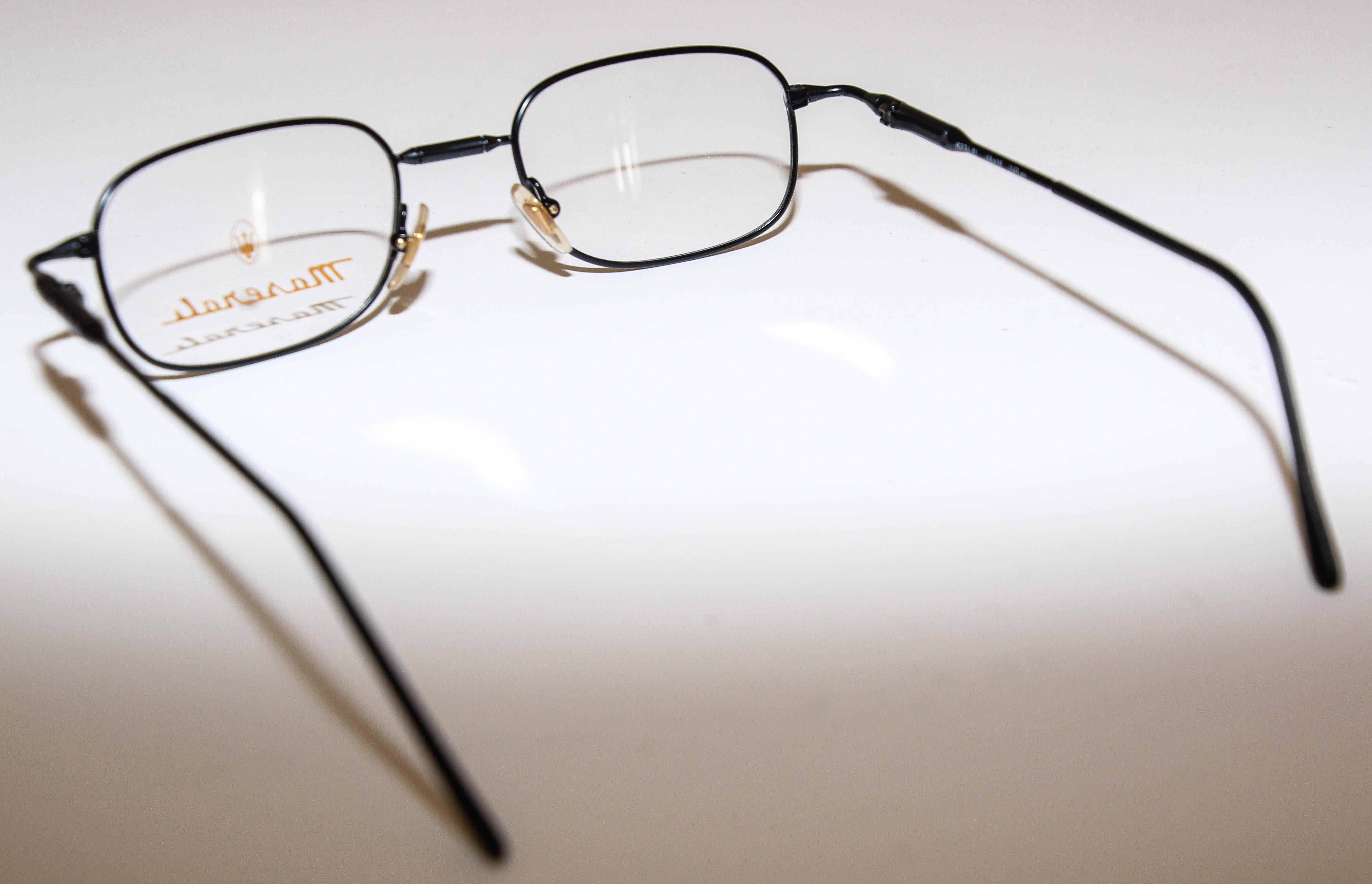 Maserati - Lunettes de soleil vintage noires en titane en vente 2