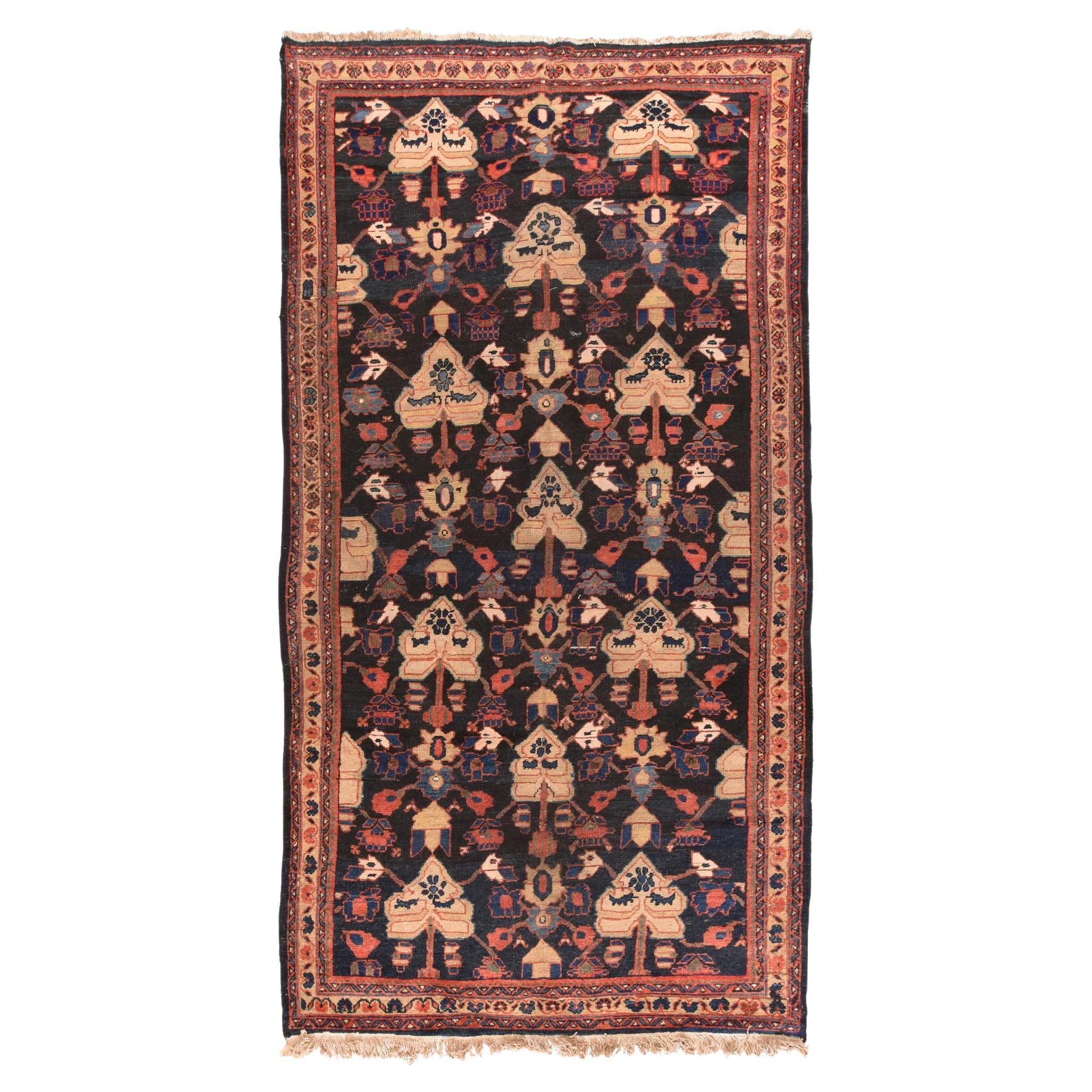 Antiker persischer Mahal-Teppich 5'3'' x 10'3''