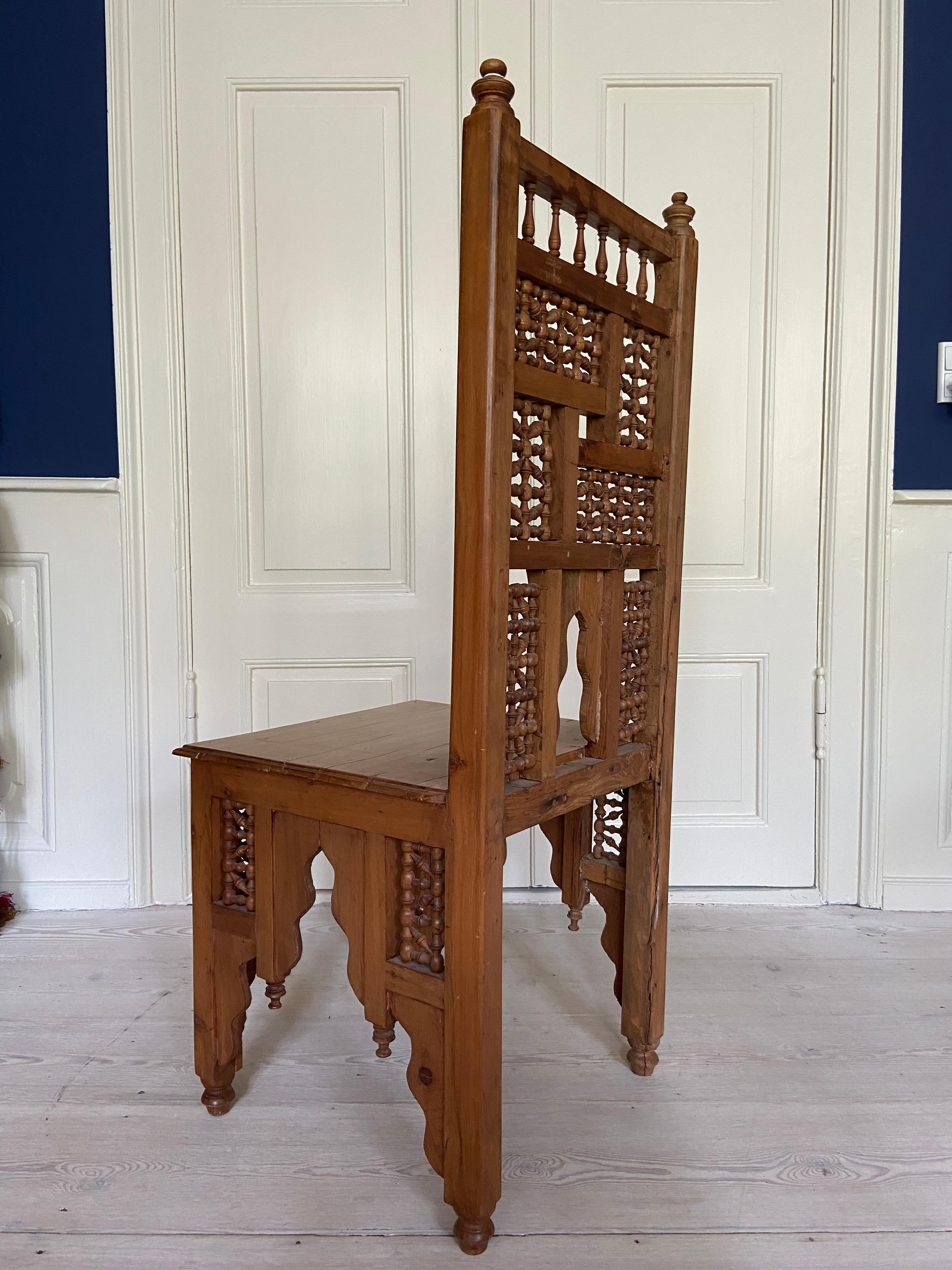 Vintage Mashrabiya Moorish Side Chair in Cedar Wood, England, Early 20th Century In Good Condition For Sale In Copenhagen K, DK