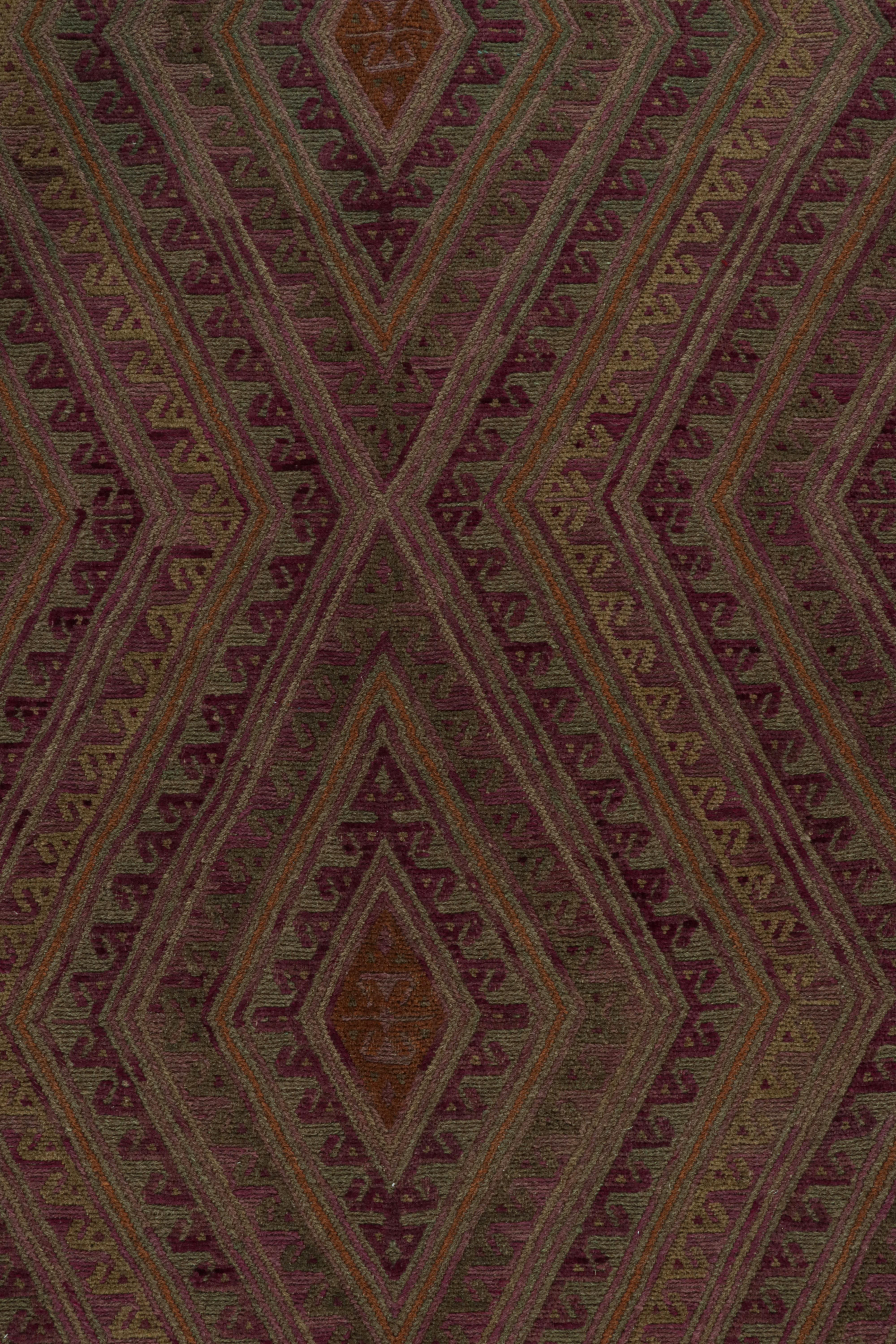 Rug & Kilim: tappeto tribale afghano Mashwani nei toni del ruggine con motivi geometrici In condizioni Nuovo in vendita a Long Island City, NY