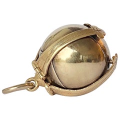 Vintage Masonic 9 Carat Gold Orb Pendant