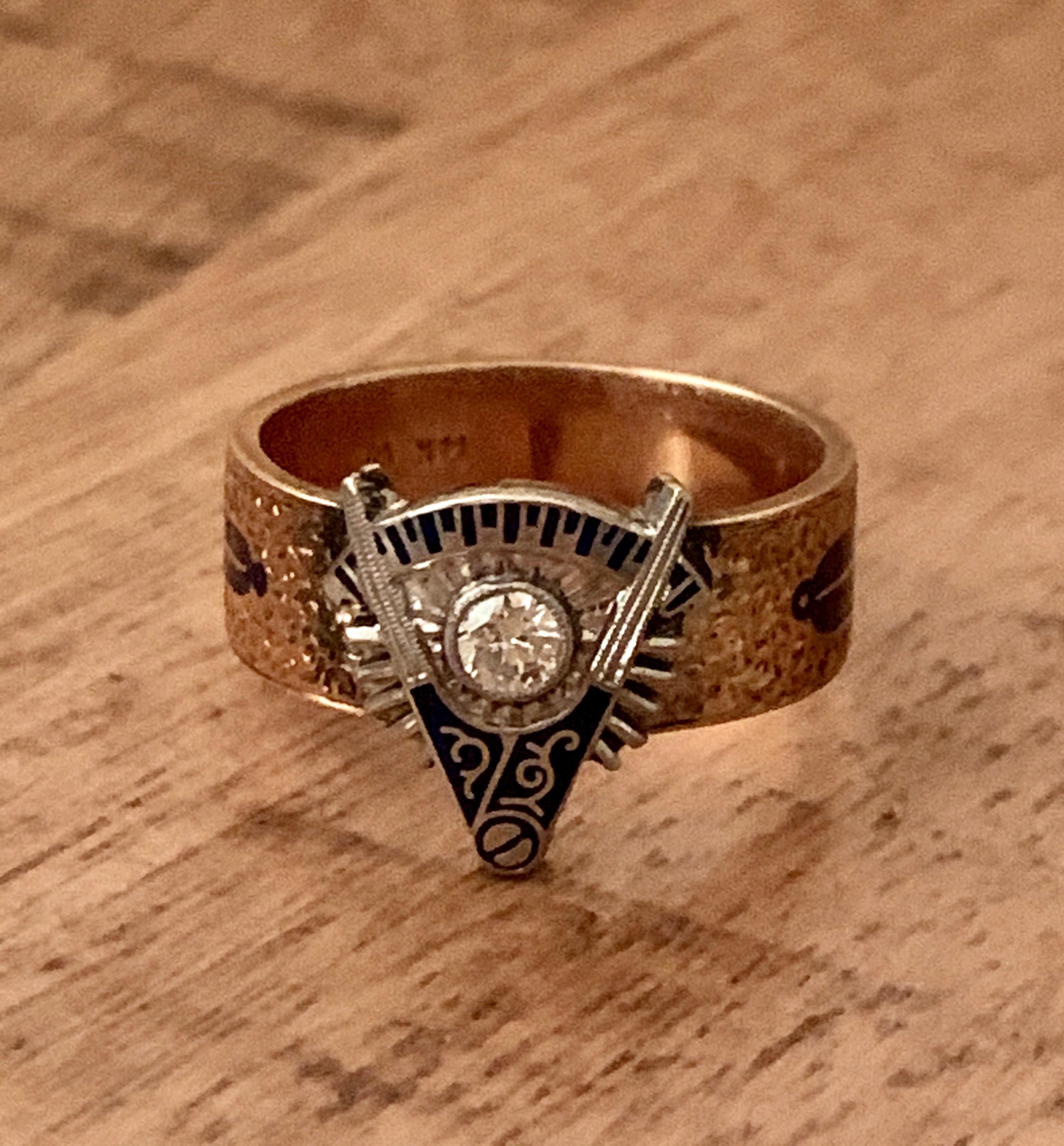 Vintage Masonic Brilliant Cut Diamond, Enamel and 14 Karat Yellow Gold Ring 5
