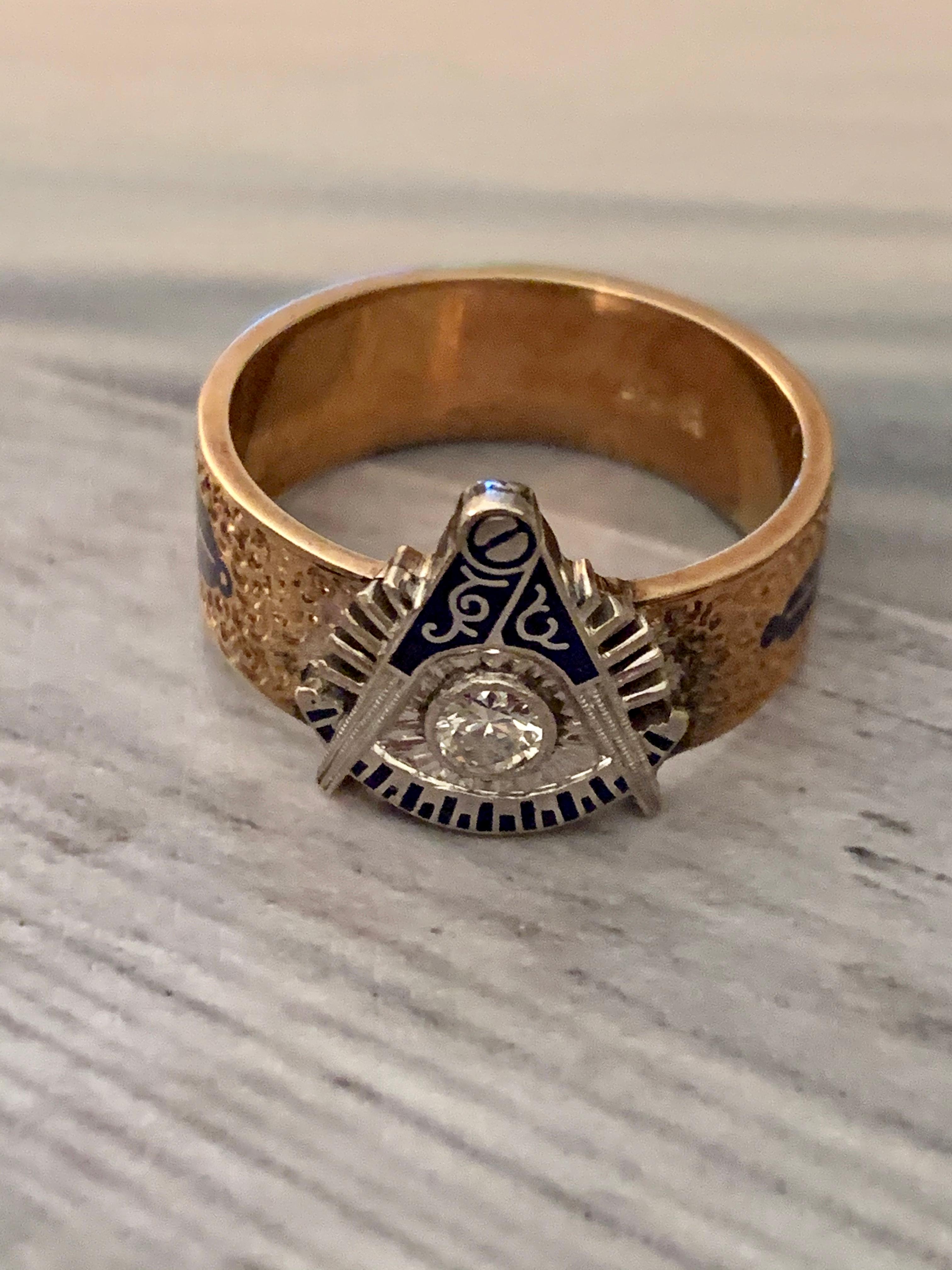 Men's Vintage Masonic Brilliant Cut Diamond, Enamel and 14 Karat Yellow Gold Ring