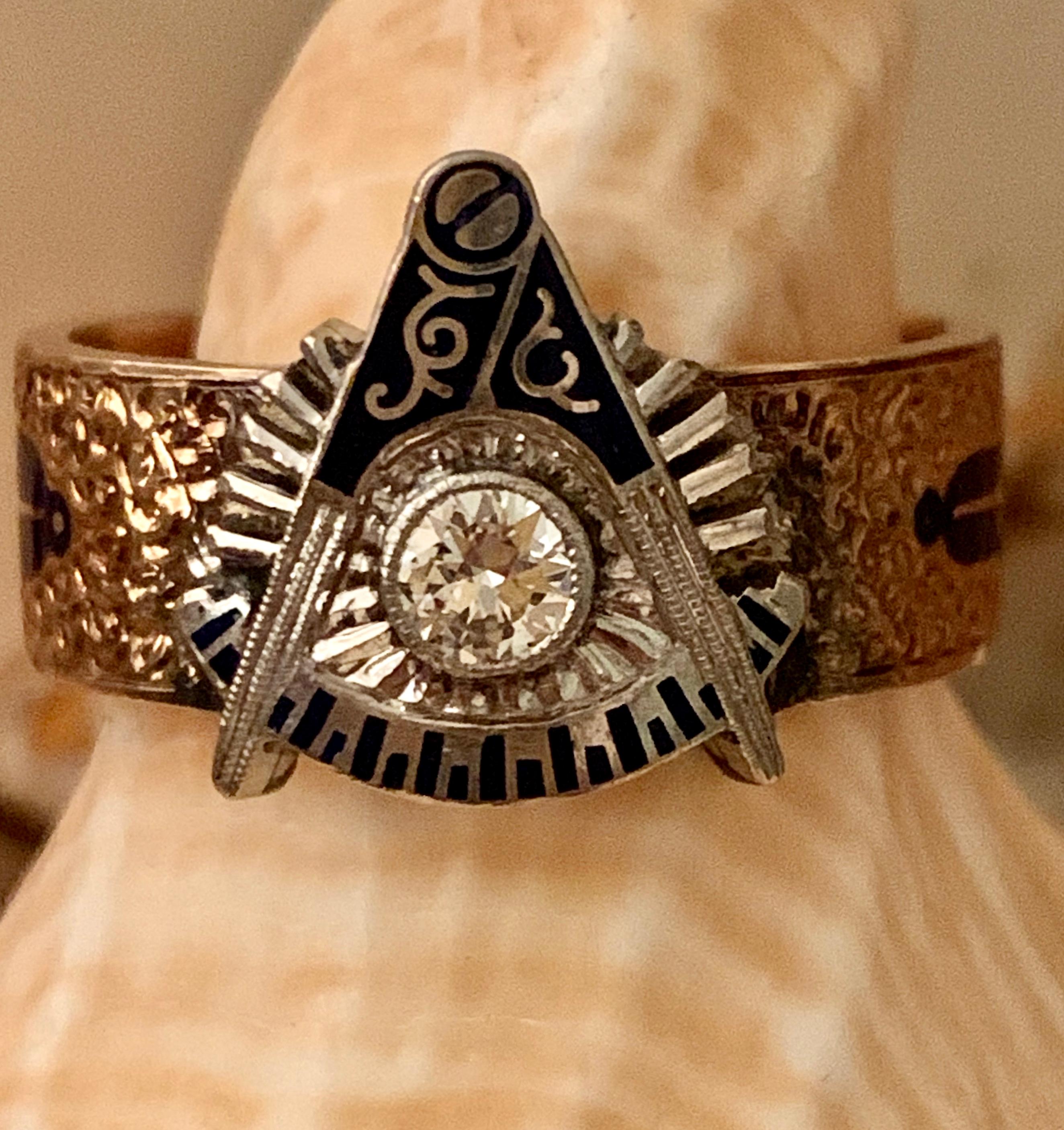 Vintage Masonic Brilliant Cut Diamond, Enamel and 14 Karat Yellow Gold Ring 3