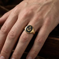 Vintage 1970s Masonic Signet Ring in 18KT Yellow Gold with Onyx Panel