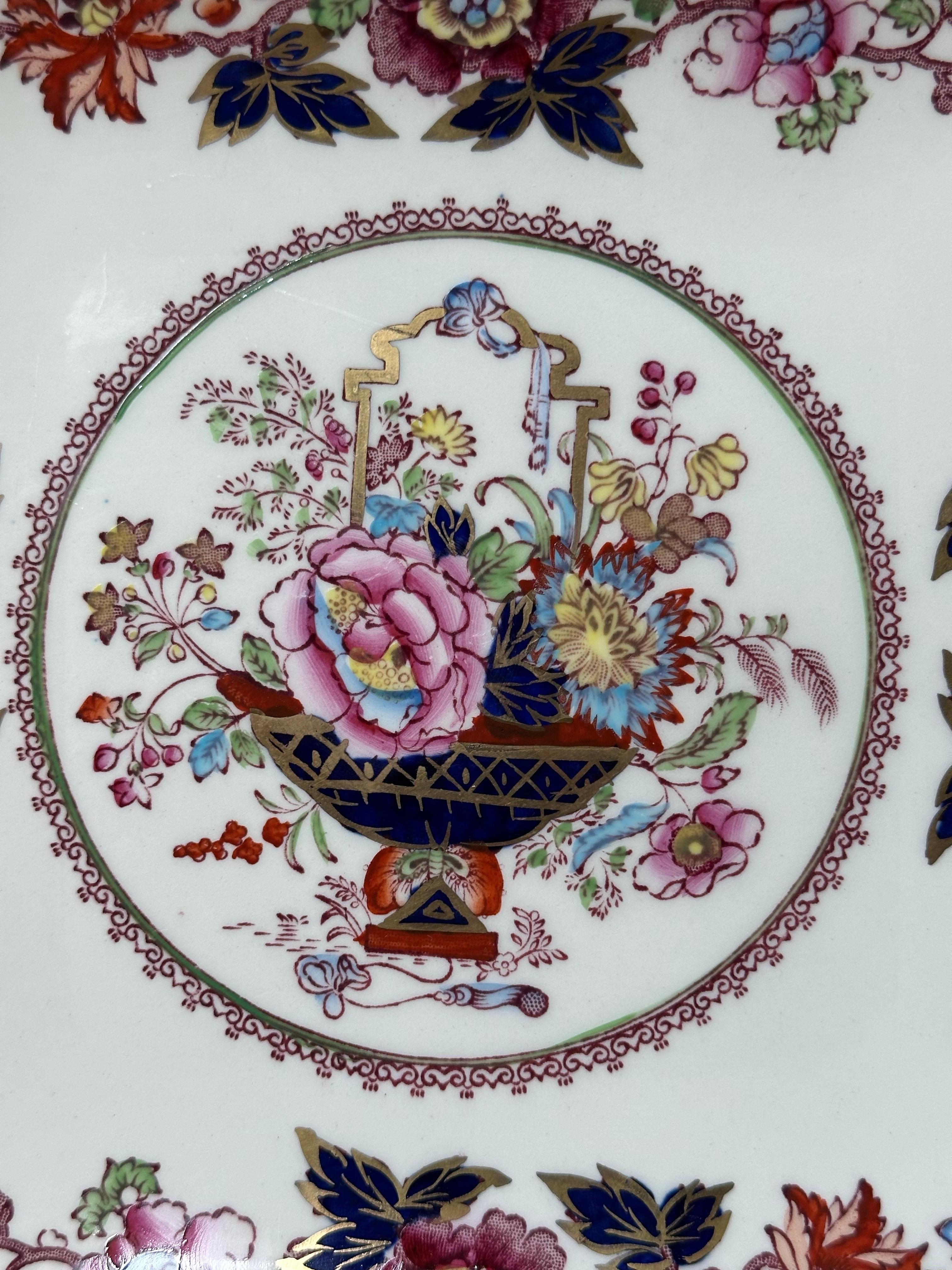 Vintage Mason's Brokat Ironstone Kuchen Servierplatte, vergoldet & Multi Floral (Romantik) im Angebot