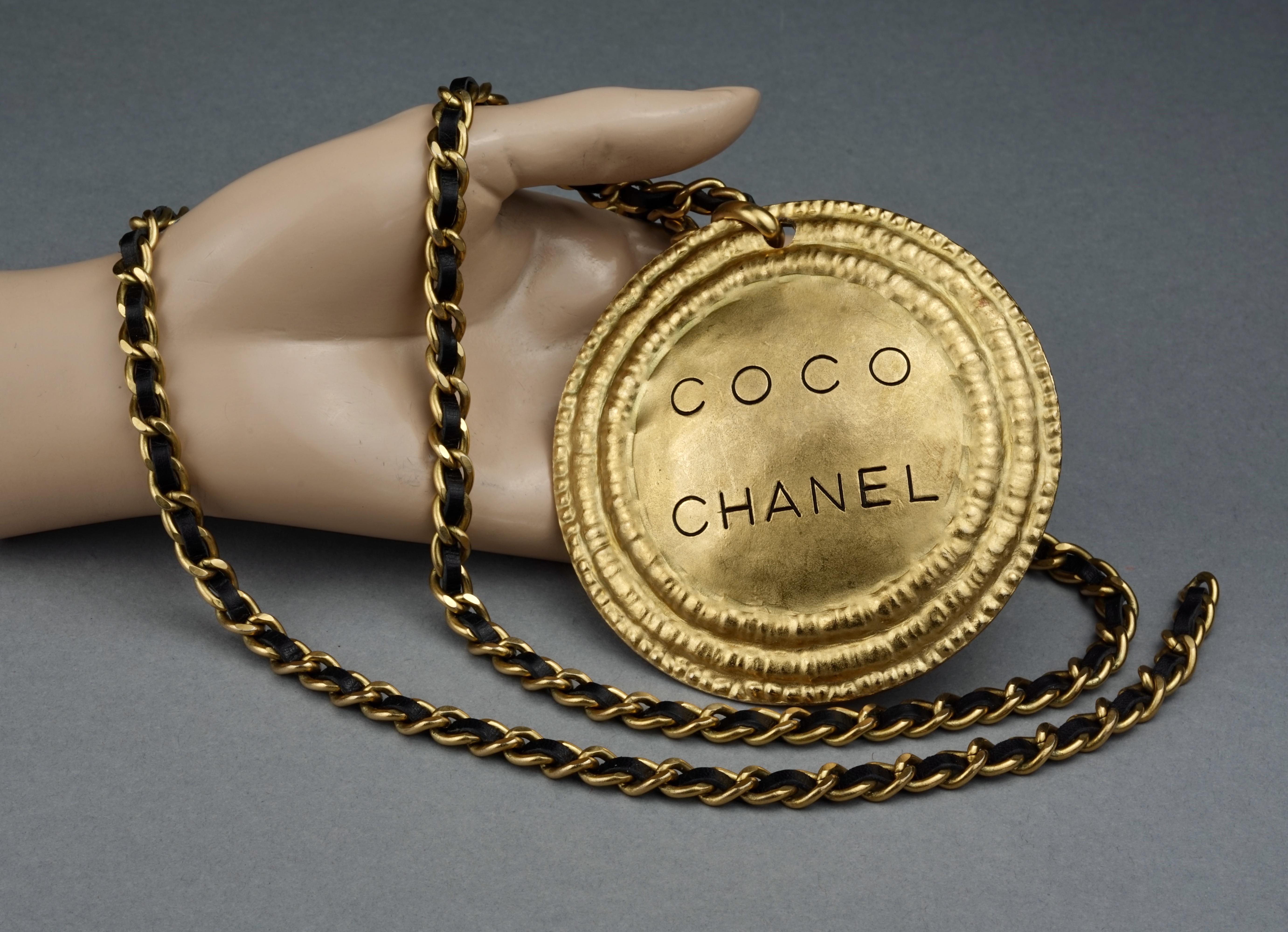 Vintage Massive 1994 CHANEL Coco Medallion Leather Chain Necklace 2