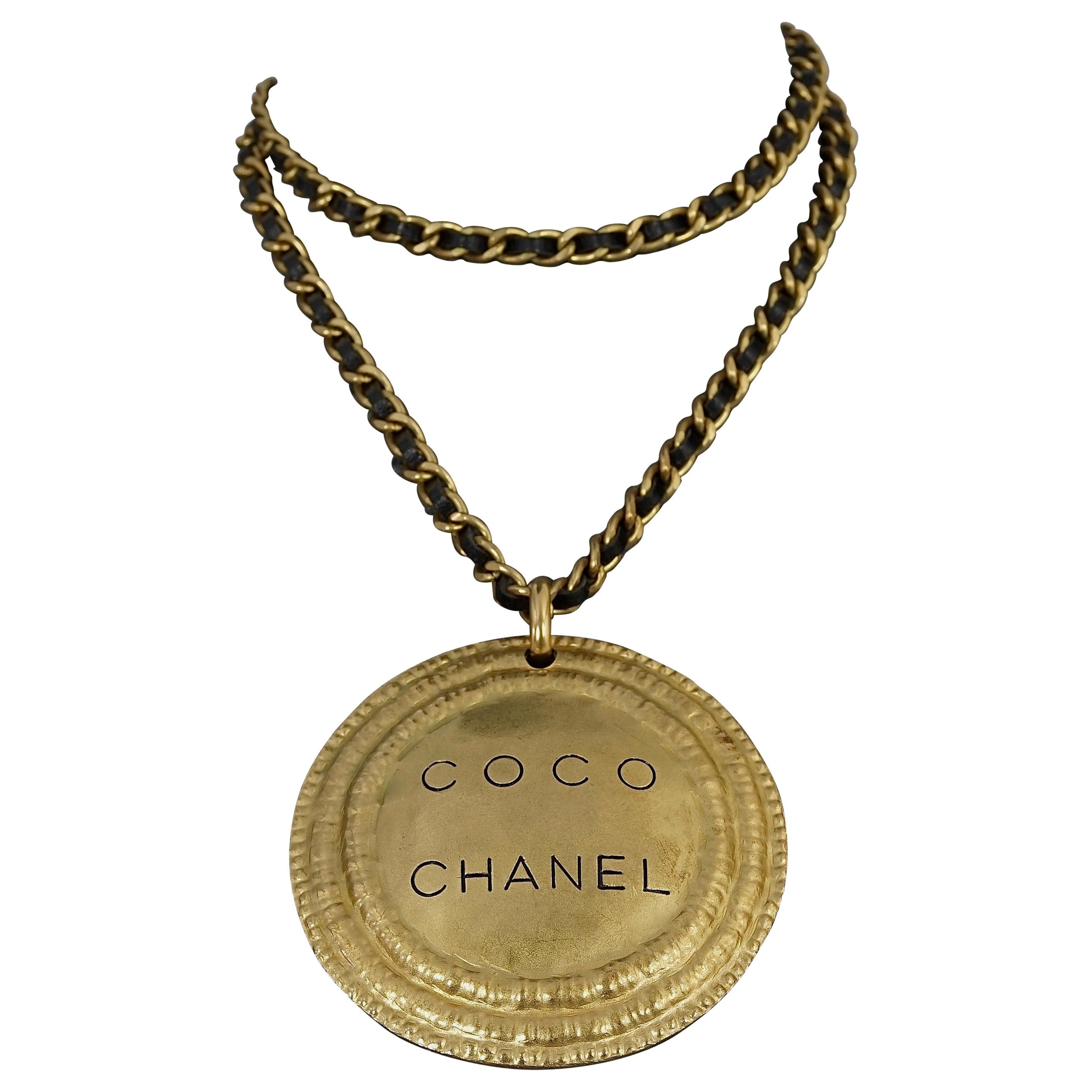 Vintage Massive 1994 CHANEL Coco Medallion Leather Chain Necklace