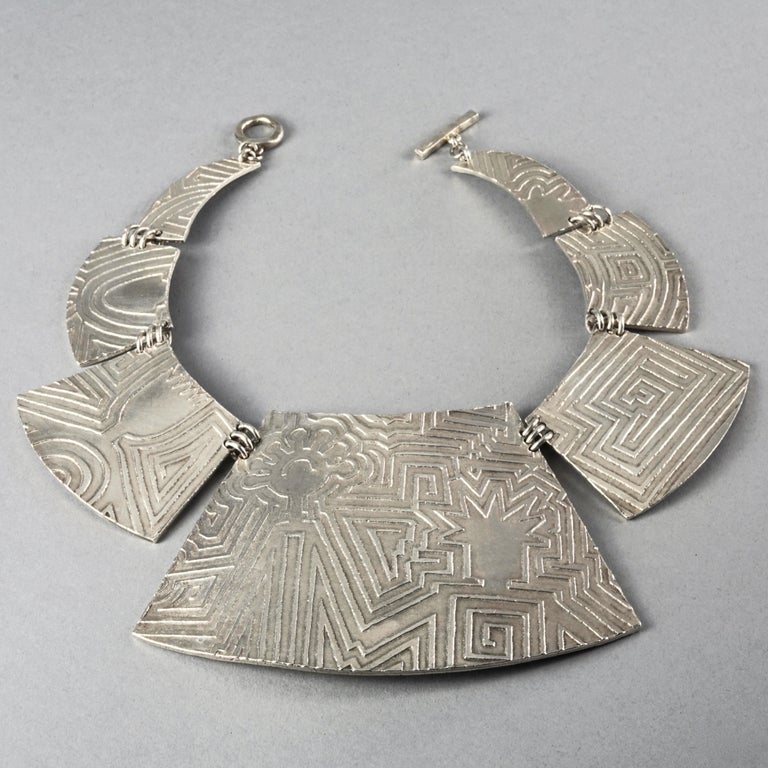Collier Plastron Vintage Biche De Bère - Métal Argenté - Occasion En Superbe état - Bijou Rétro