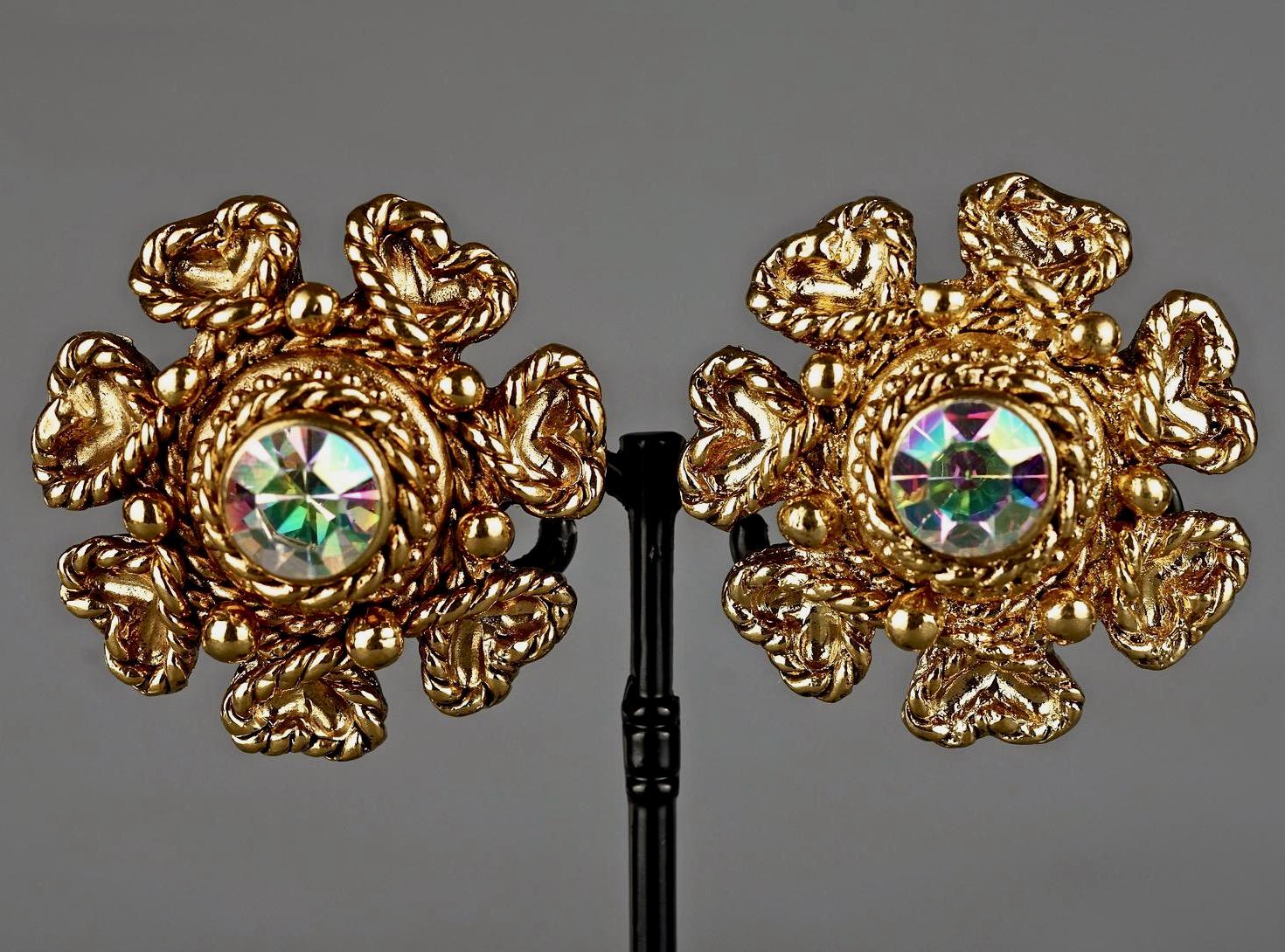 Vintage Massive CLAIRE DEVE Flower Rhinestone Earrings In Excellent Condition For Sale In Kingersheim, Alsace