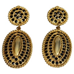 Orecchini pendenti vintage di Edouard Rambaud, con cordoncino ricoperto di strass neri sfarzosi