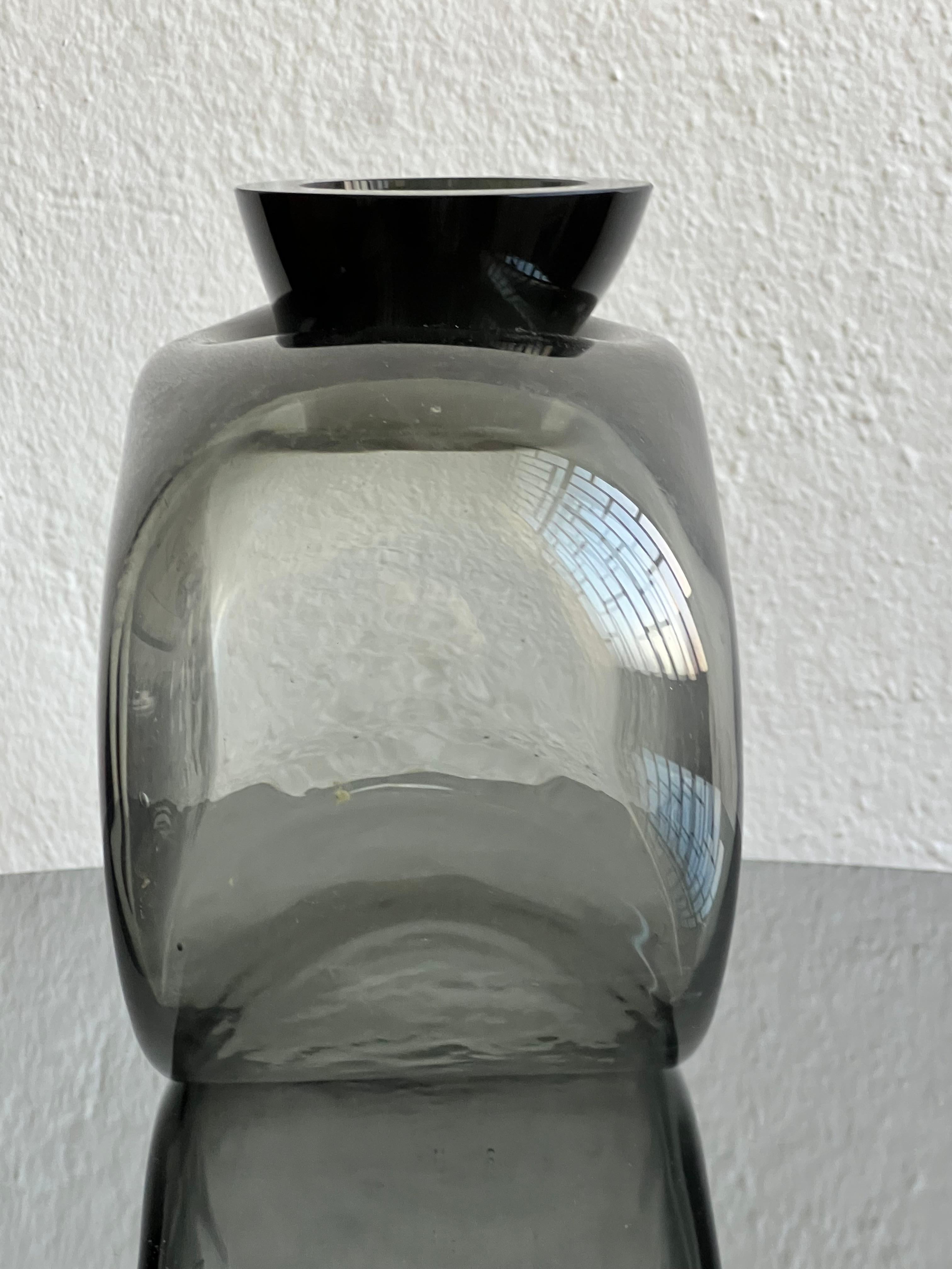 Vintage Massive Glass vase, dark grey black glass center piece, table accent For Sale 12