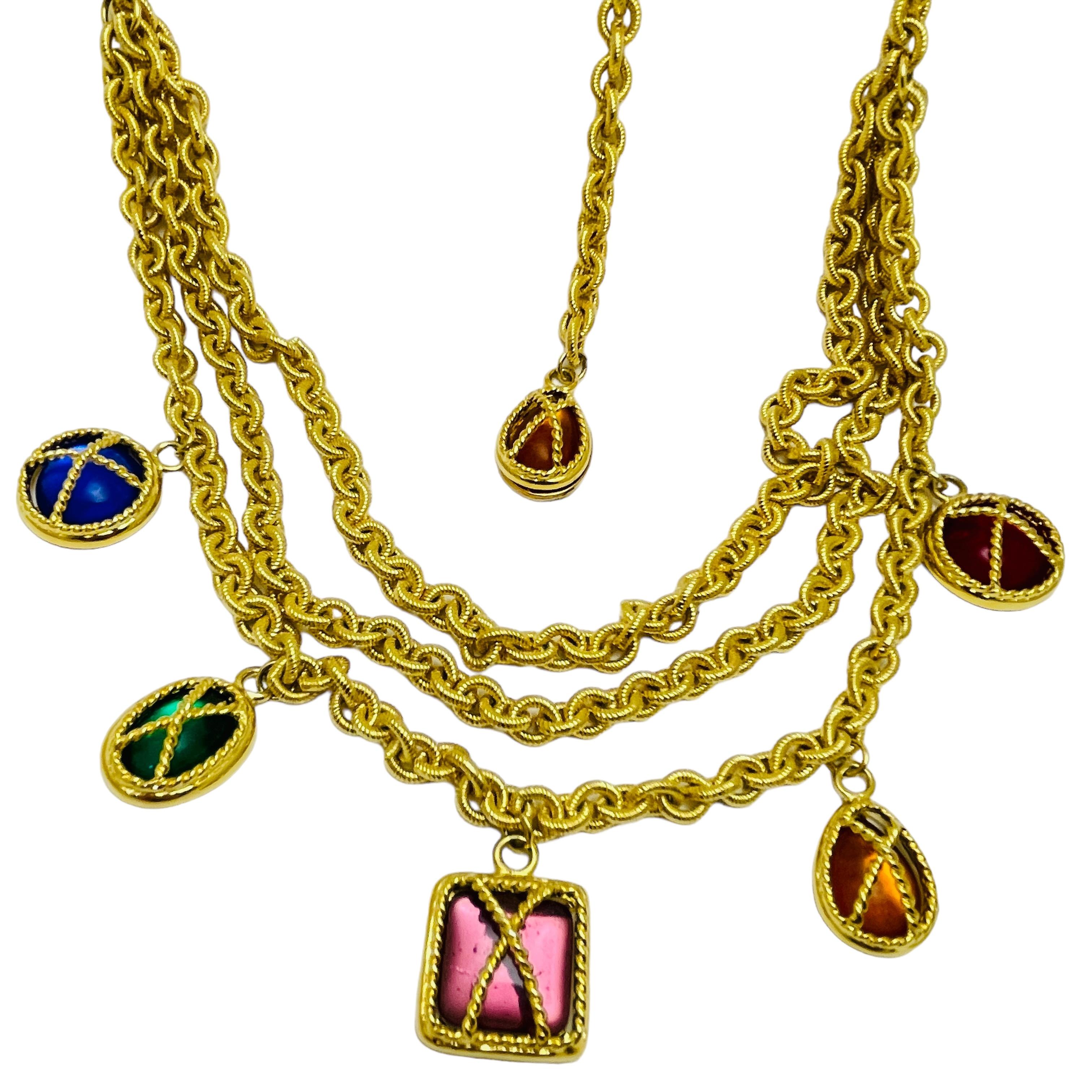 DETTAGLI

- senza segno 

- tono oro con vetro

- cintura e collana vintage di design

MISURE  

- 

CONDIZIONE

-  ottime condizioni vintage con minimi segni di usura 

 Sku 44

❤️❤️  GIOIELLI VINTAGE DI DESIGN ❤️❤️

❤️❤️  LA BOUTIQUE DI ALEXANDER 