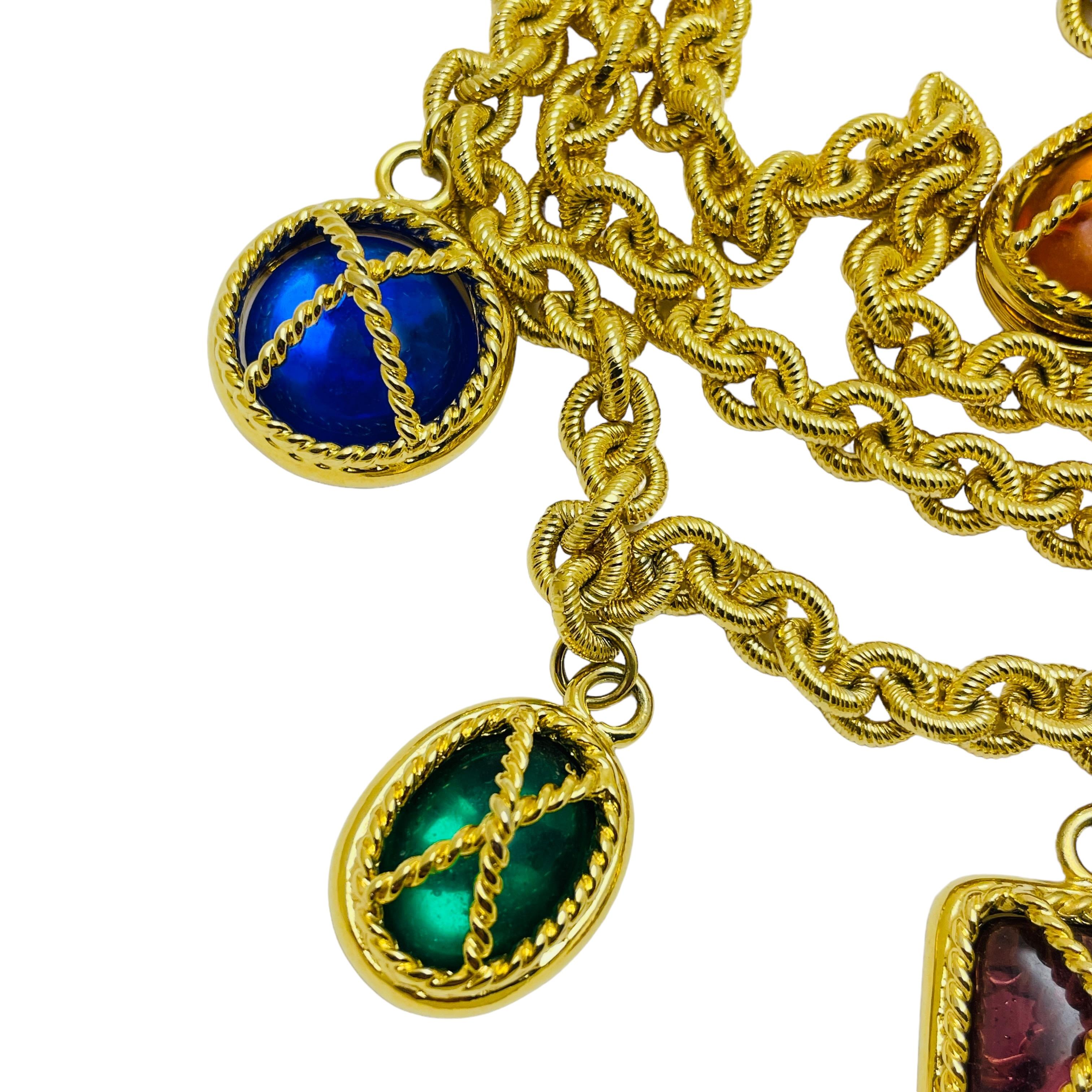 Donna Collana vintage con catena d'oro massiccia e charms in vetro di design per cinture da passerella in vendita