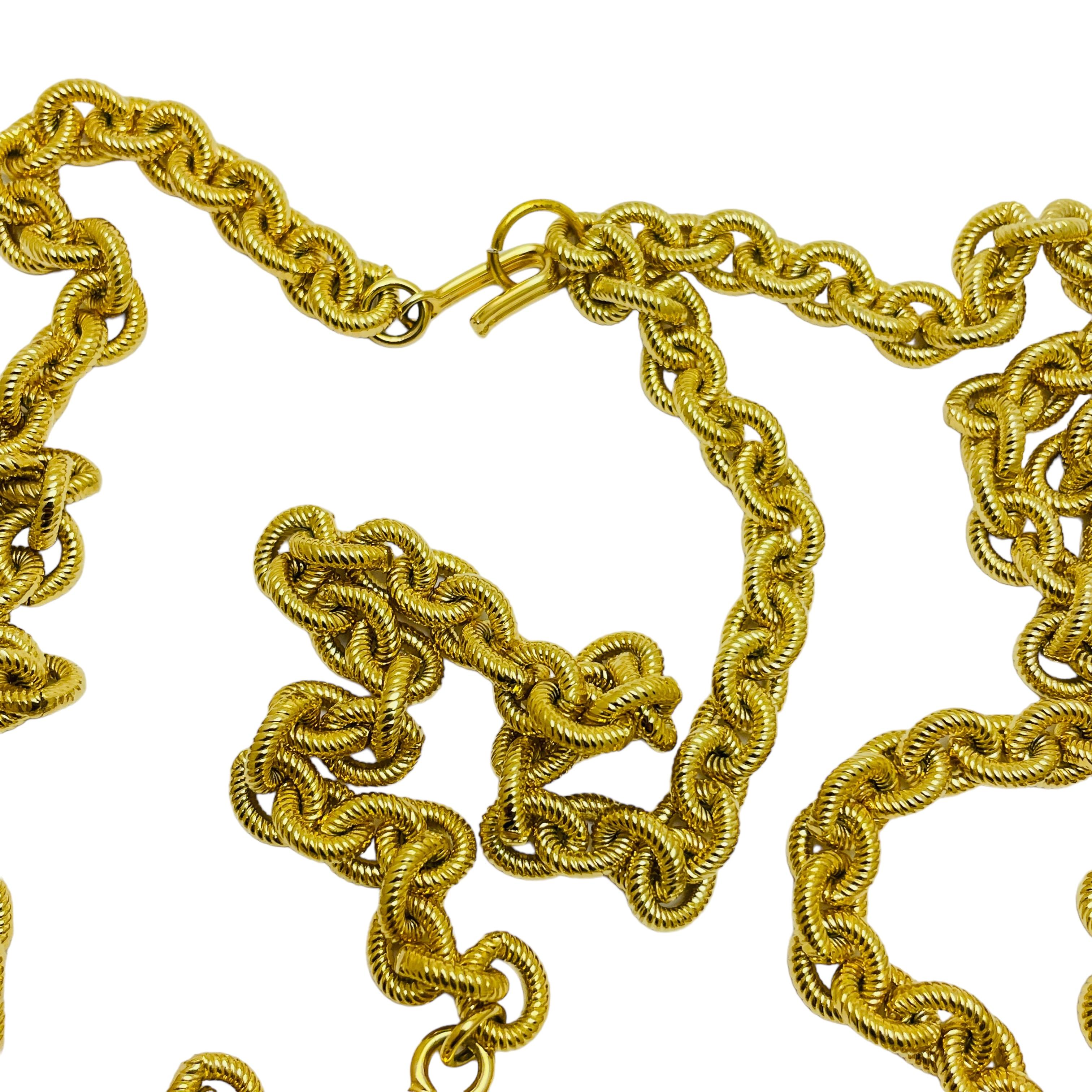 Collana vintage con catena d'oro massiccia e charms in vetro di design per cinture da passerella in vendita 3