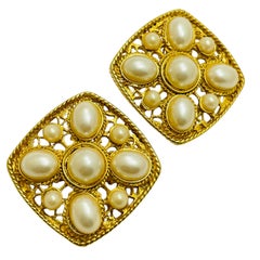 Pendientes de clip de diseño con perlas de imitación en tono dorado macizo vintage