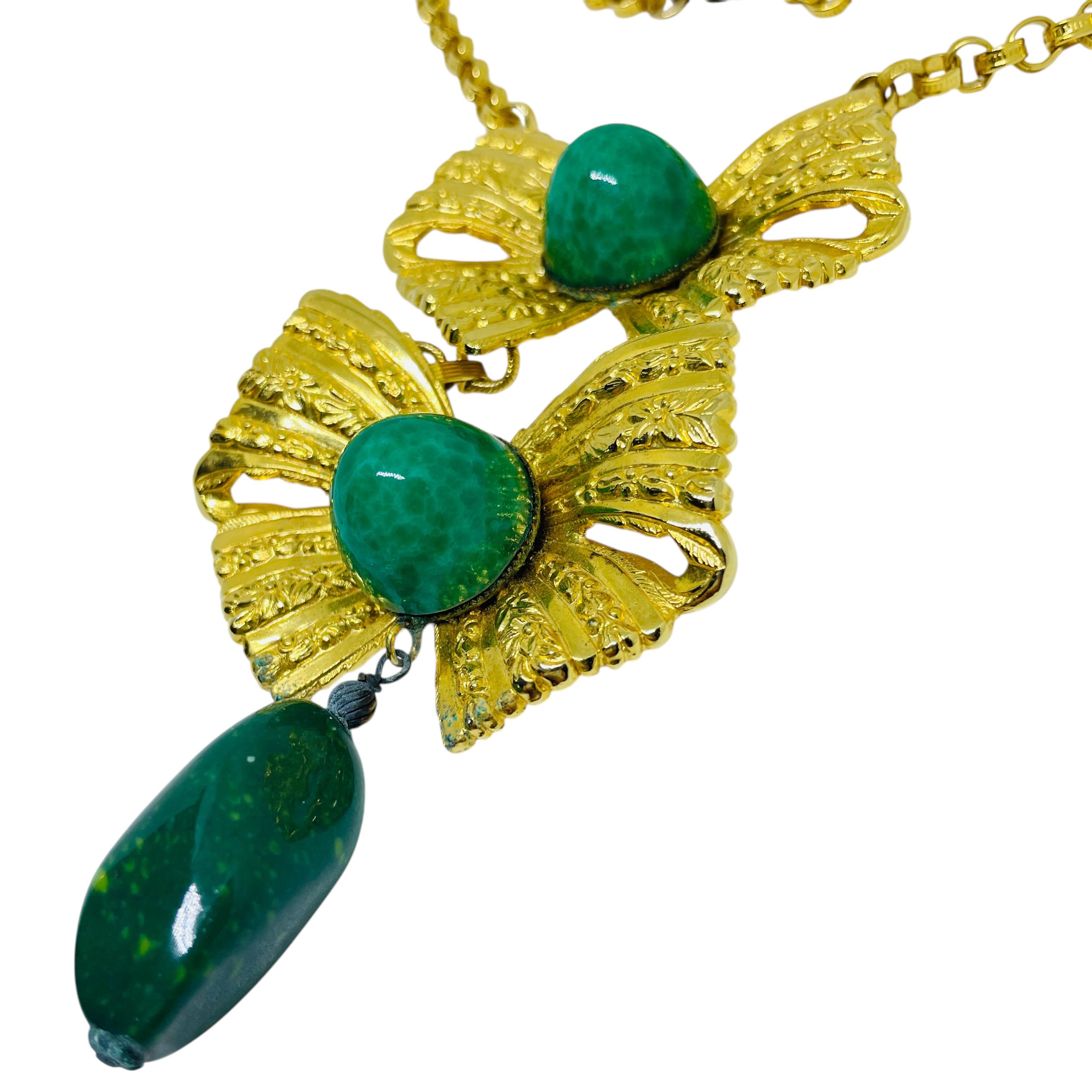 Vintage Massiv Gold Ton Grün Glas Designer Halskette im Zustand „Gut“ im Angebot in Palos Hills, IL