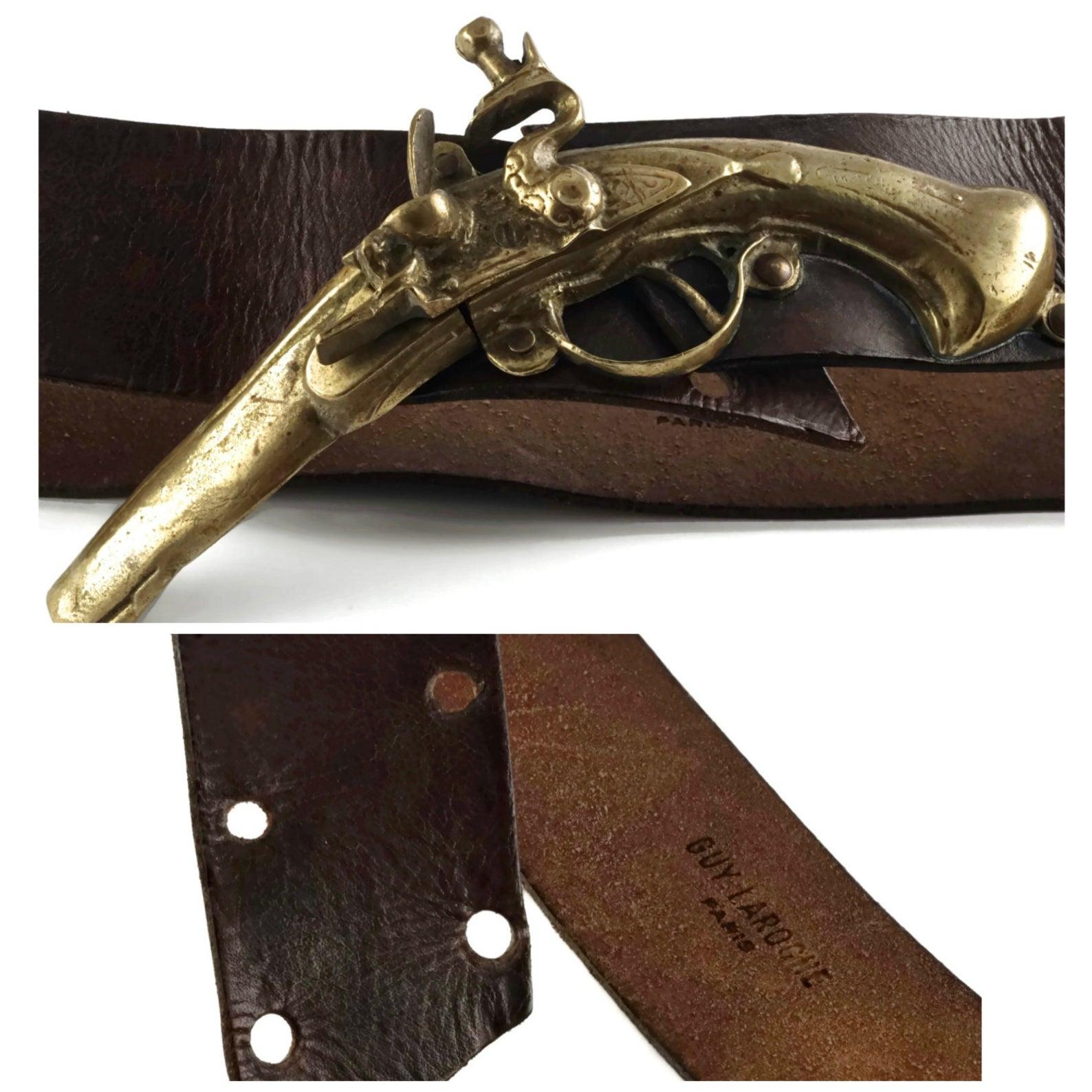 Vintage Massive GUY LAROCHE 3 Dimensional Elaborate Gun Pistol Belt In Excellent Condition In Kingersheim, Alsace
