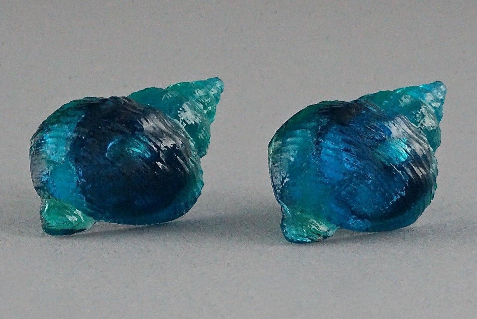 Women's Vintage Massive ROCHAS PARIS Sea Shell Lucite Earrings
