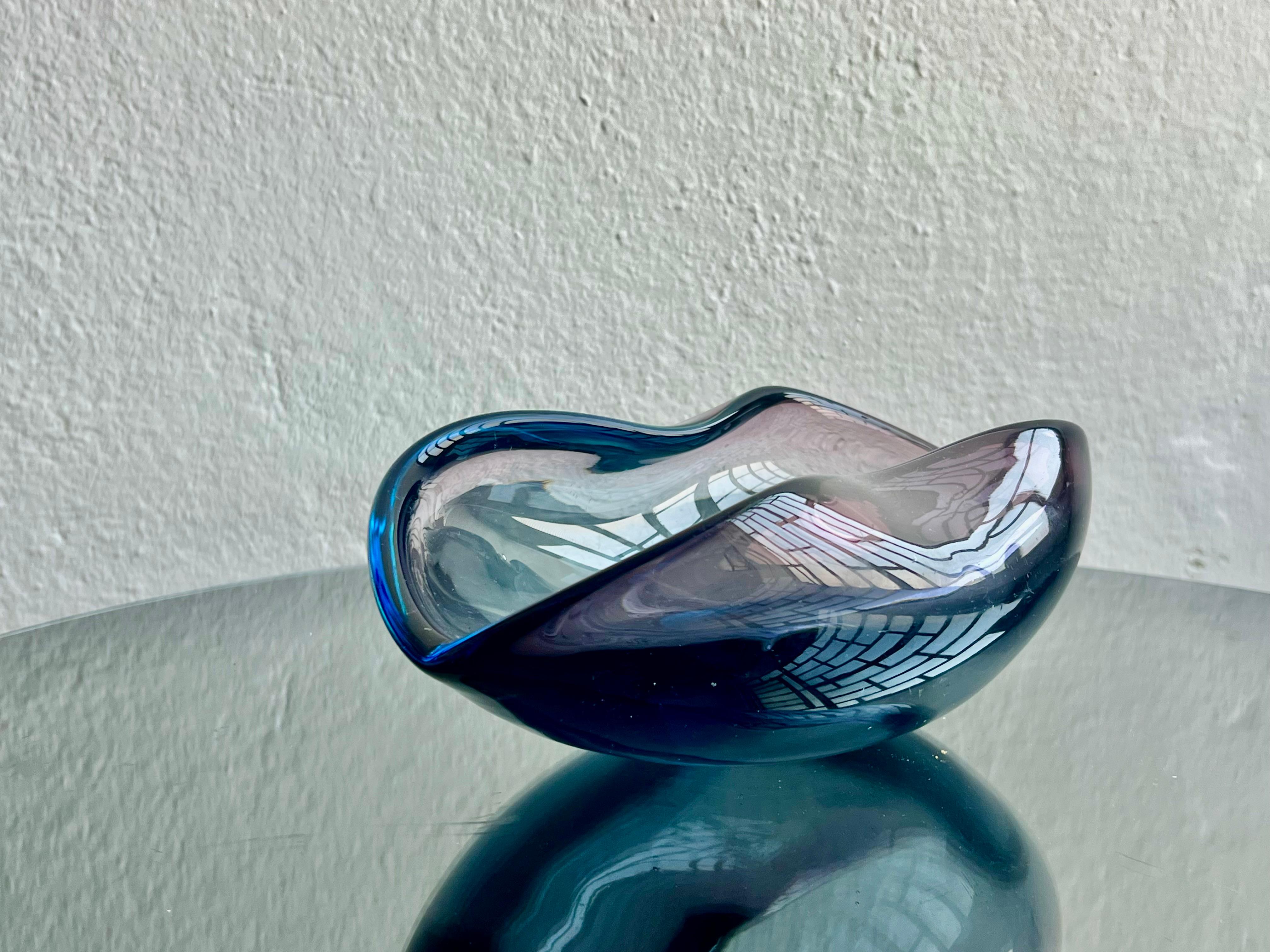 Vintage Massive Murano Glass Sommerso Schale, Blau, klares und violettes flüssiges Glas im Angebot 1
