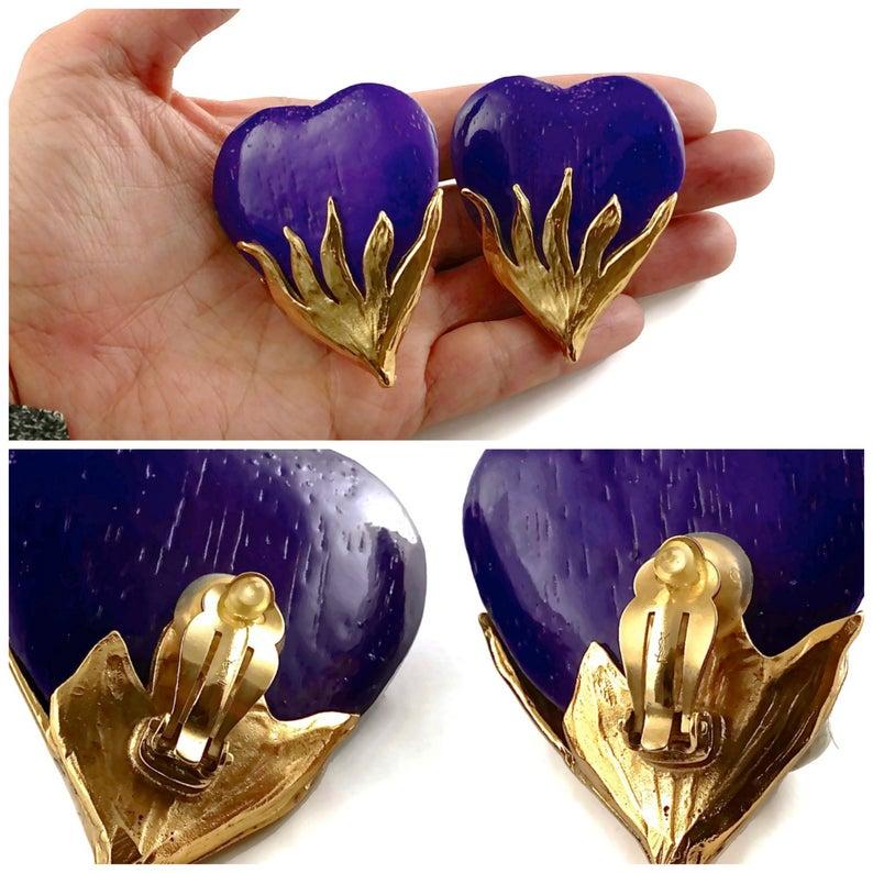 Vintage Massive YSL Yves Saint Laurent Wood Purple Heart Textured Gilt Earrings In Excellent Condition In Kingersheim, Alsace