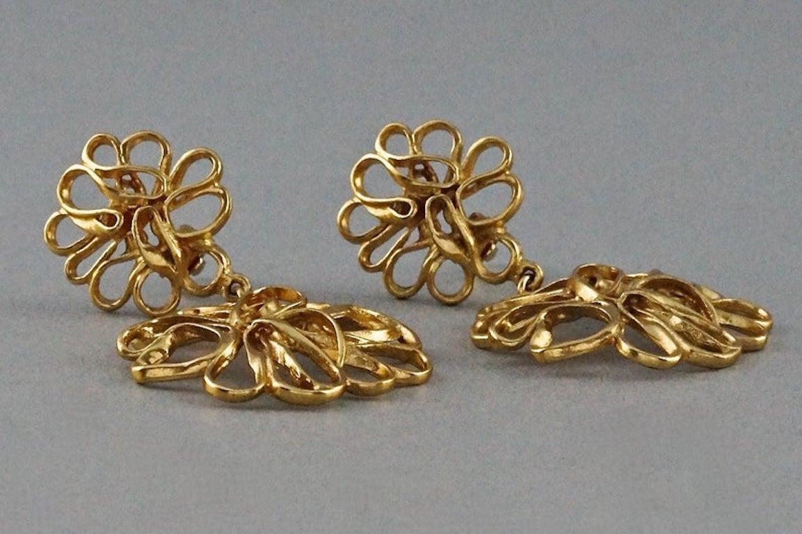 Vintage Massive YVES SAINT LAURENT Ysl Openwork Flower Wire Earrings In Excellent Condition For Sale In Kingersheim, Alsace
