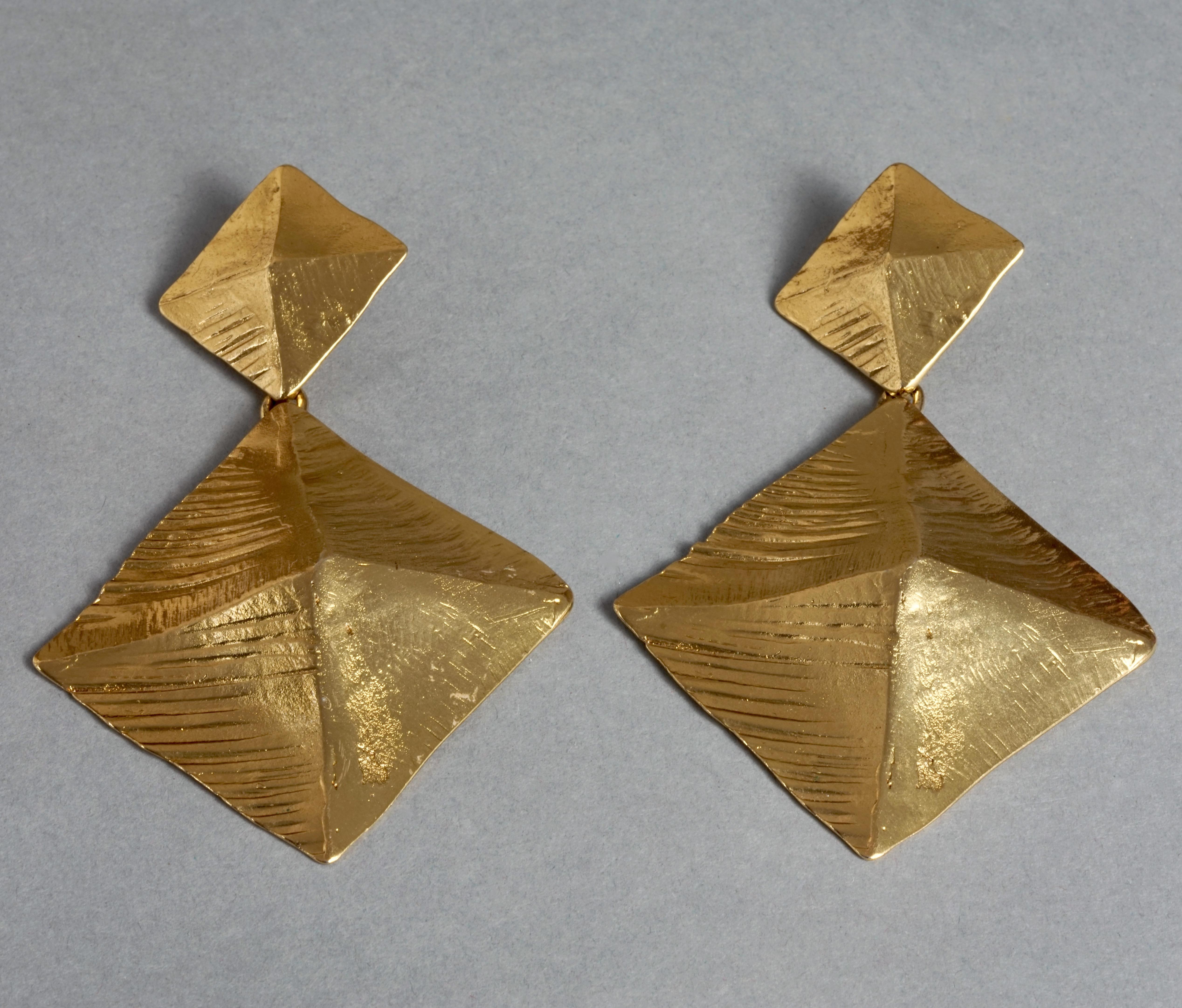 Vintage Massive YVES SAINT LAURENT Ysl Pyramid Dangling Earrings In Excellent Condition In Kingersheim, Alsace