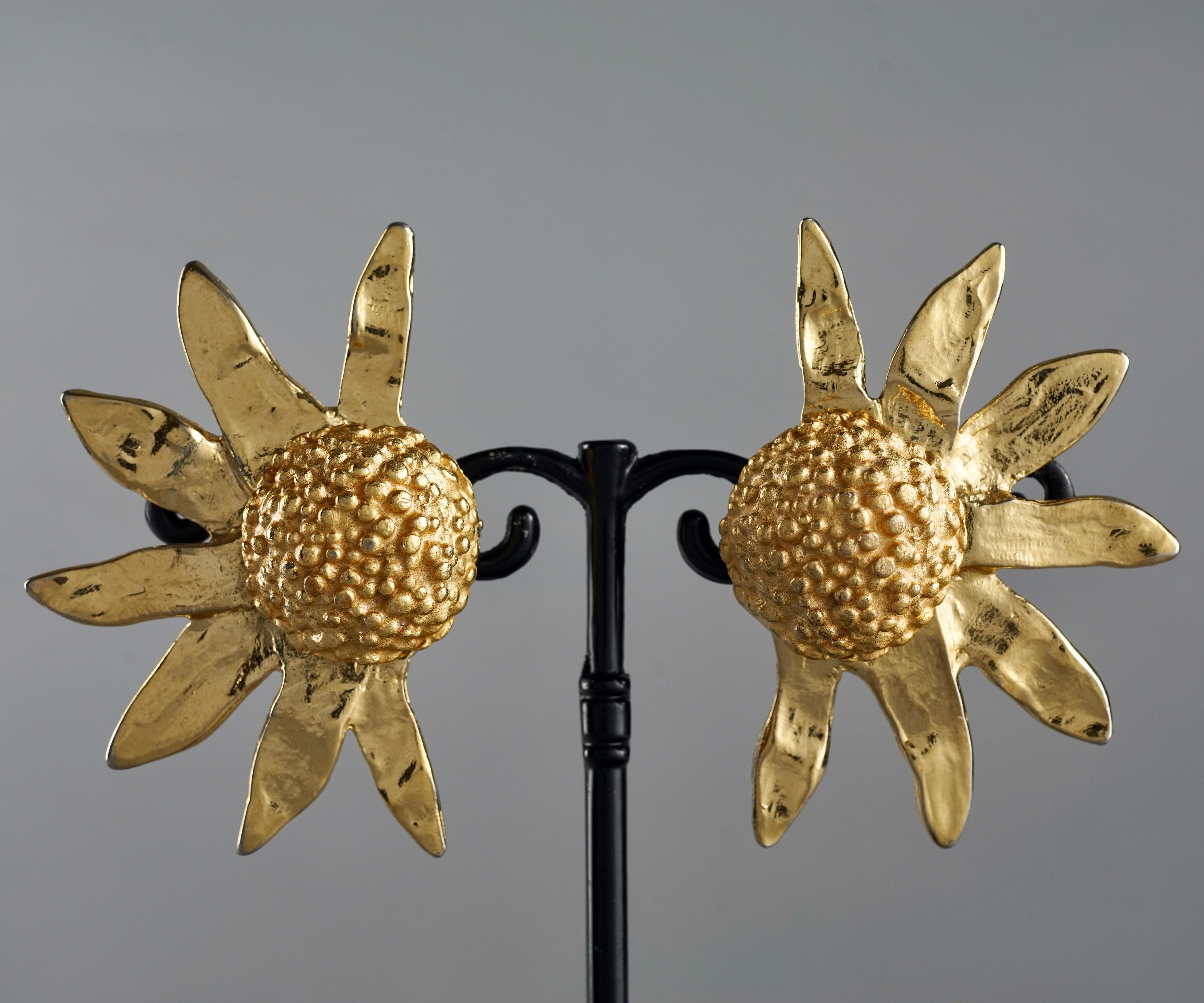Vintage Massive YVES SAINT LAURENT Ysl Sunflower Earrings In Good Condition In Kingersheim, Alsace