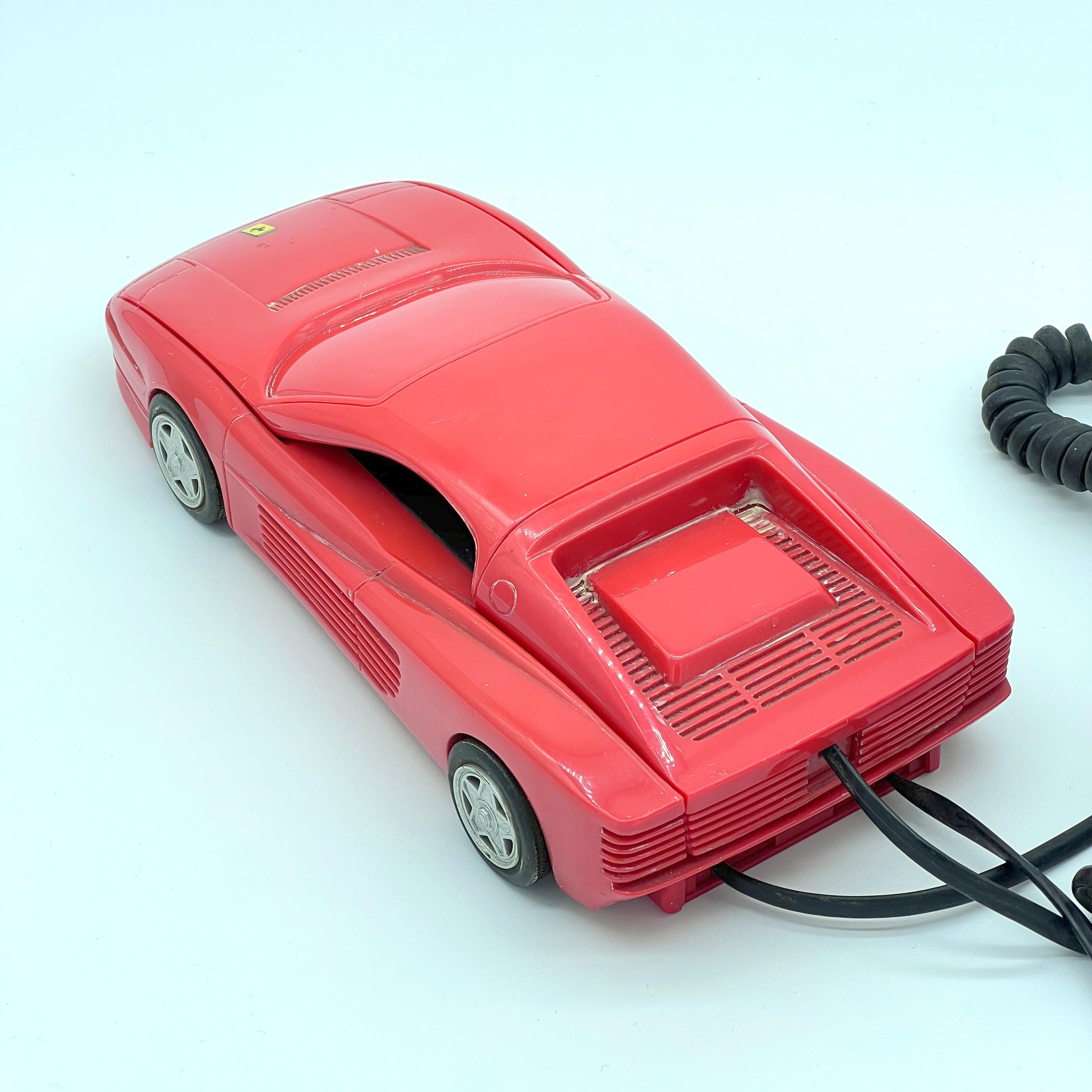 Vieux téléphone « Ferrari Formula » Testarossa, téléphone de l'ère Vice de Miami des années 80 Bon état - En vente à Milano, IT