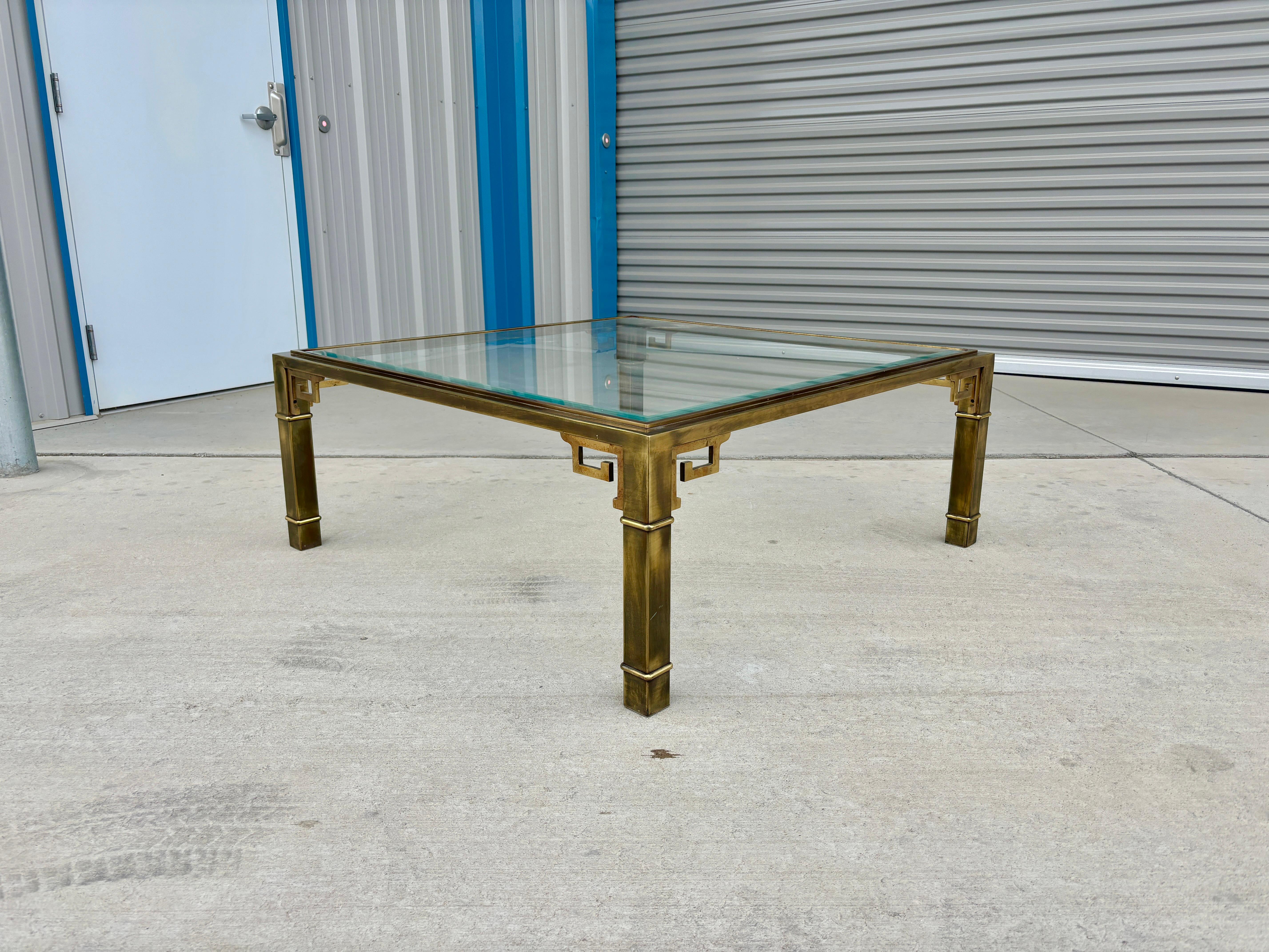 Table basse vintage en laiton Mastercrafters en vente 7