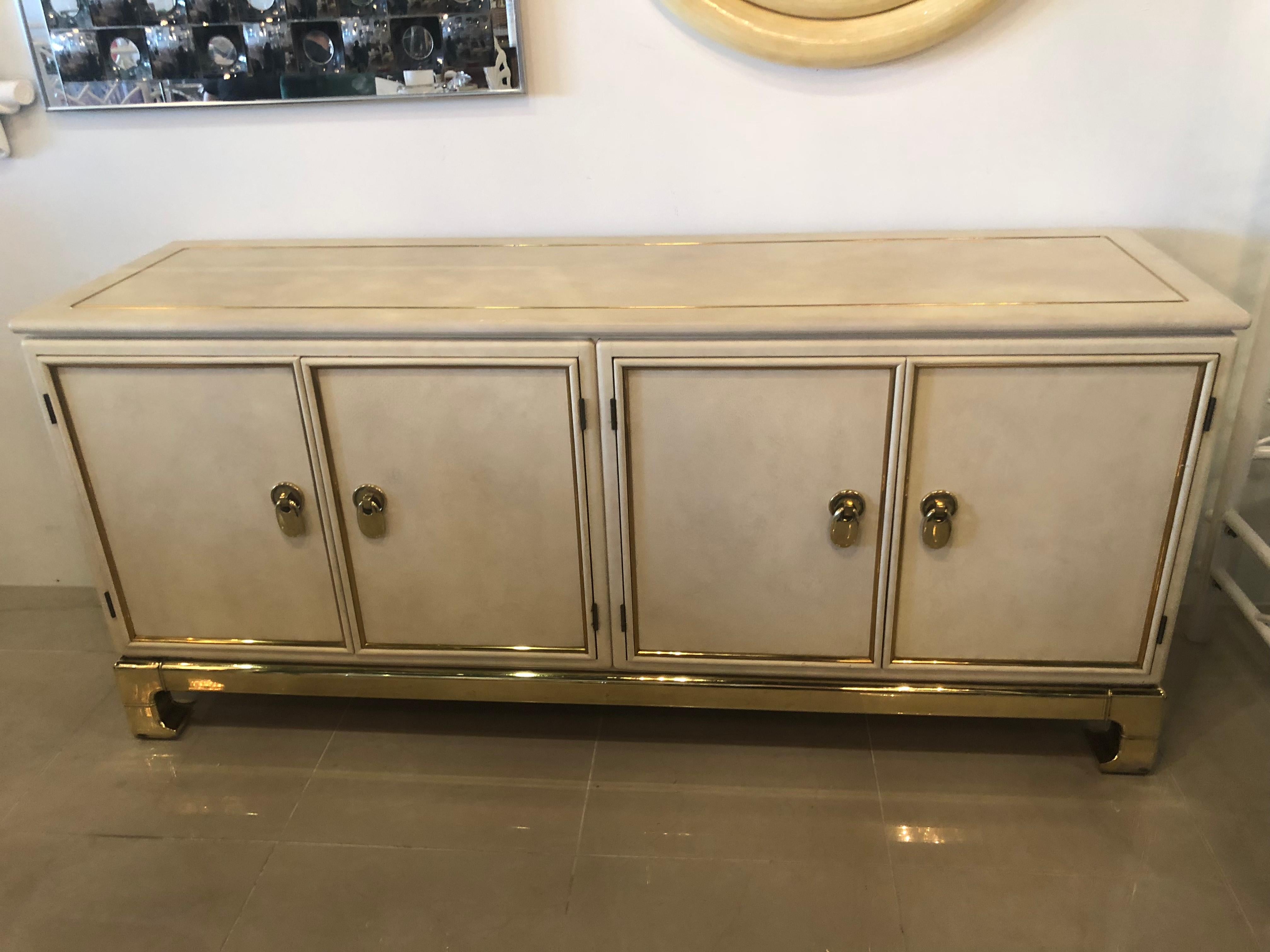 Vintage Mastercraft Faux Leather and Brass Ming Credenza Buffet Sideboard In Good Condition In West Palm Beach, FL